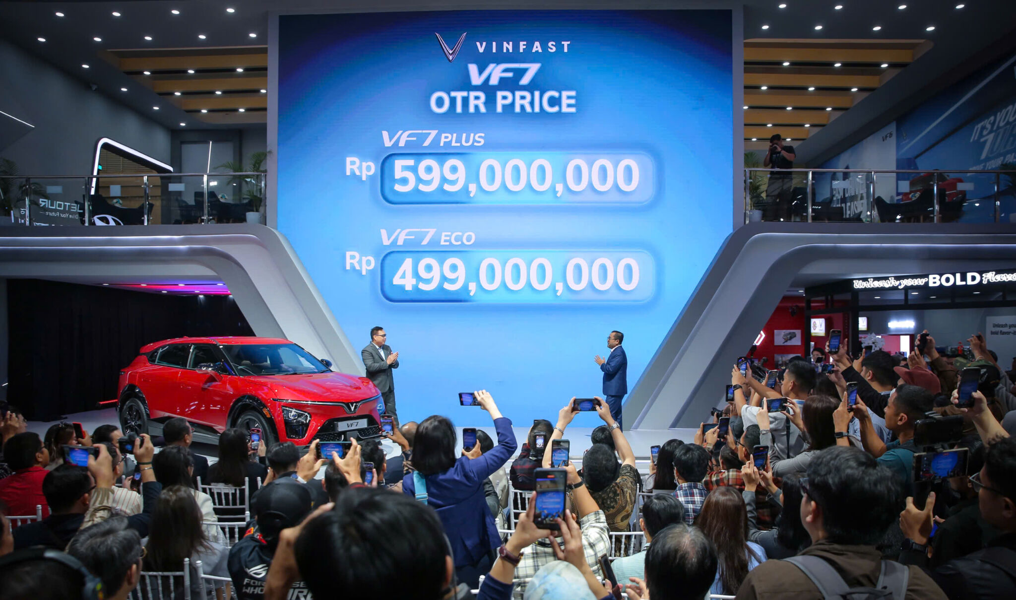 VinFast chính thức mở bán mẫu xe VF 7 tại Indonesia VinFast chính thức mở bán mẫu xe VF 7 tại Indonesia