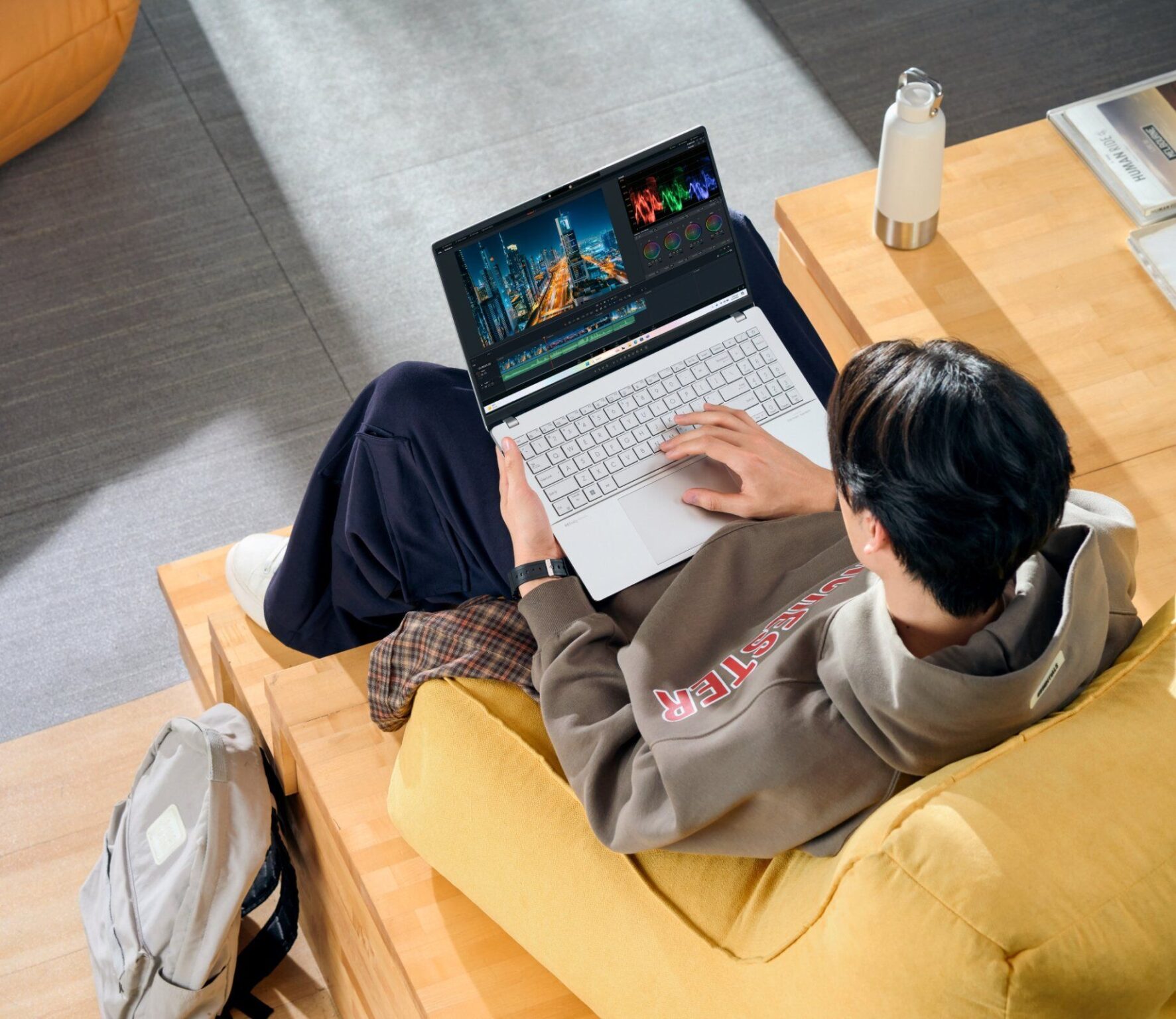 ASUS sẵn sàng cho mùa tựu trường 2025 với loạt laptop AI mỏng nhẹ, hiệu năng cao ASUS sẵn sàng cho mùa tựu trường 2025 với loạt laptop AI mỏng nhẹ, hiệu năng cao