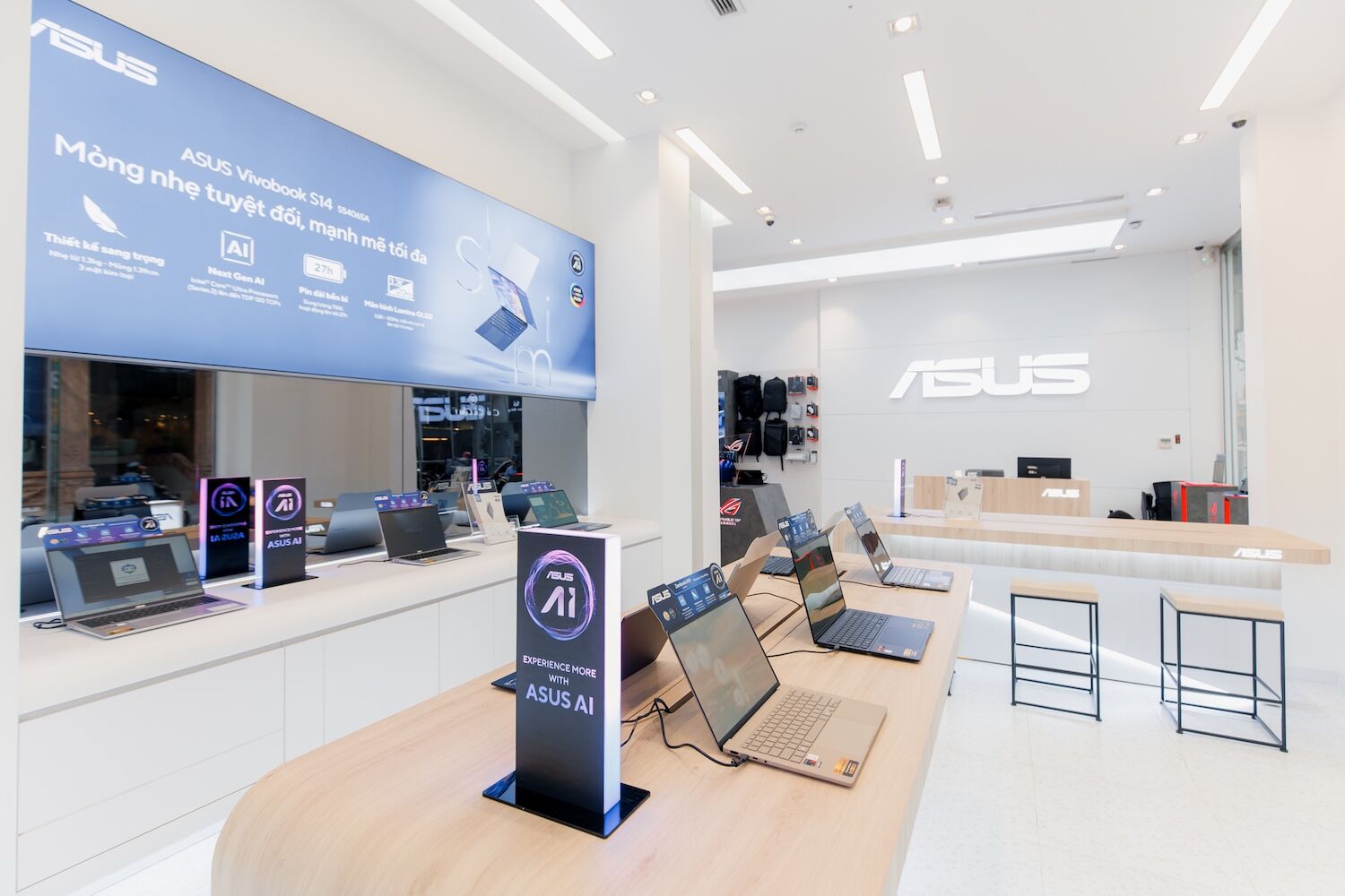 ASUS sẵn sàng cho mùa tựu trường 2025 với loạt laptop AI mỏng nhẹ, hiệu năng cao ASUS sẵn sàng cho mùa tựu trường 2025 với loạt laptop AI mỏng nhẹ, hiệu năng cao