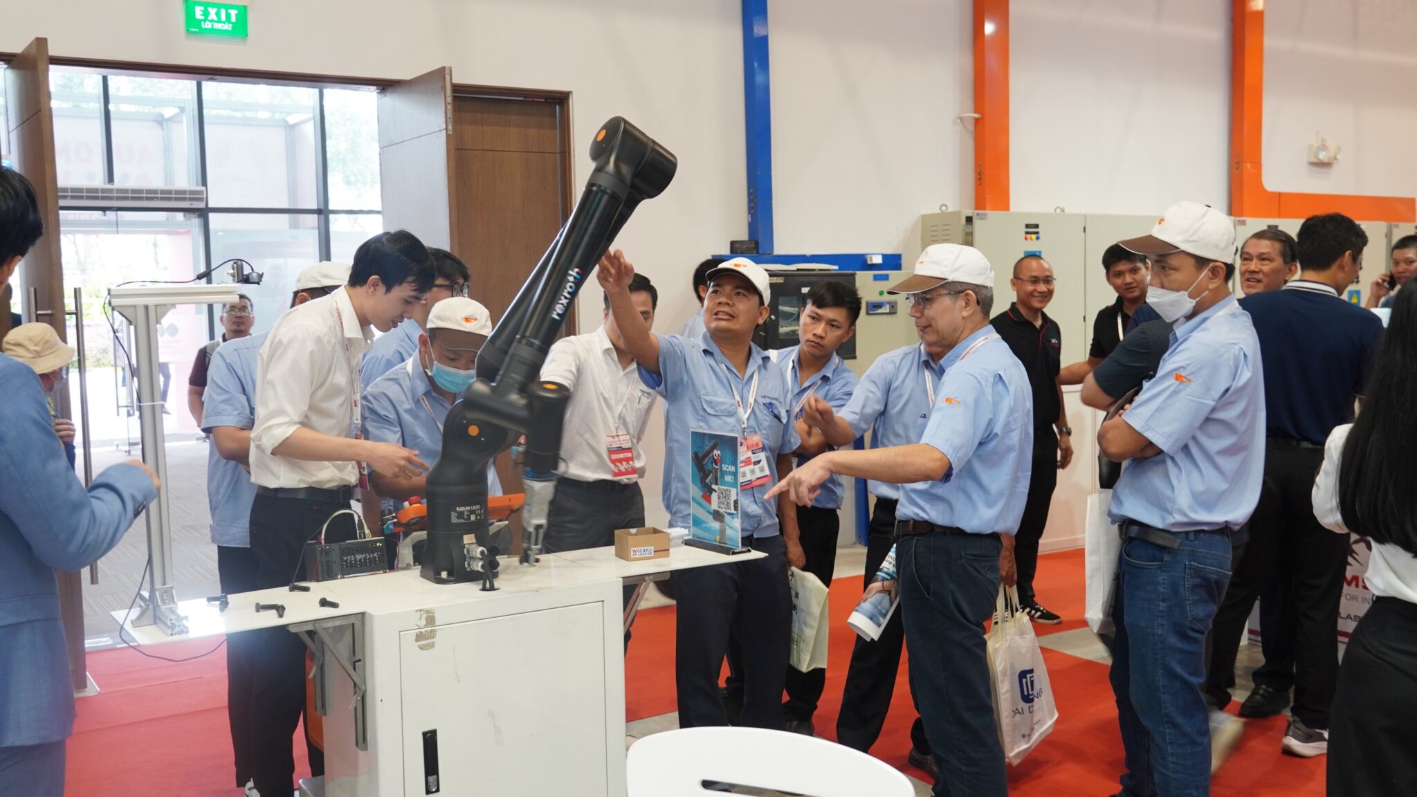 Bosch Rexroth tham gia triển lãm Automation World Vietnam Bosch Rexroth tại Automation World Vietnam: Hiện thực hóa nhà máy thông minh với giải pháp tự động hóa toàn diện
