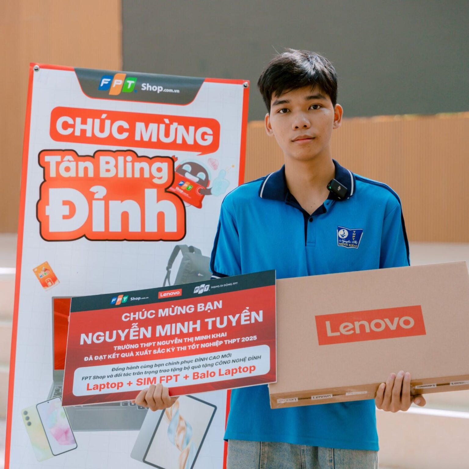 FPT Shop trao 30 combo công nghệ trị giá hơn 320 triệu đồng đến tân sinh viên.