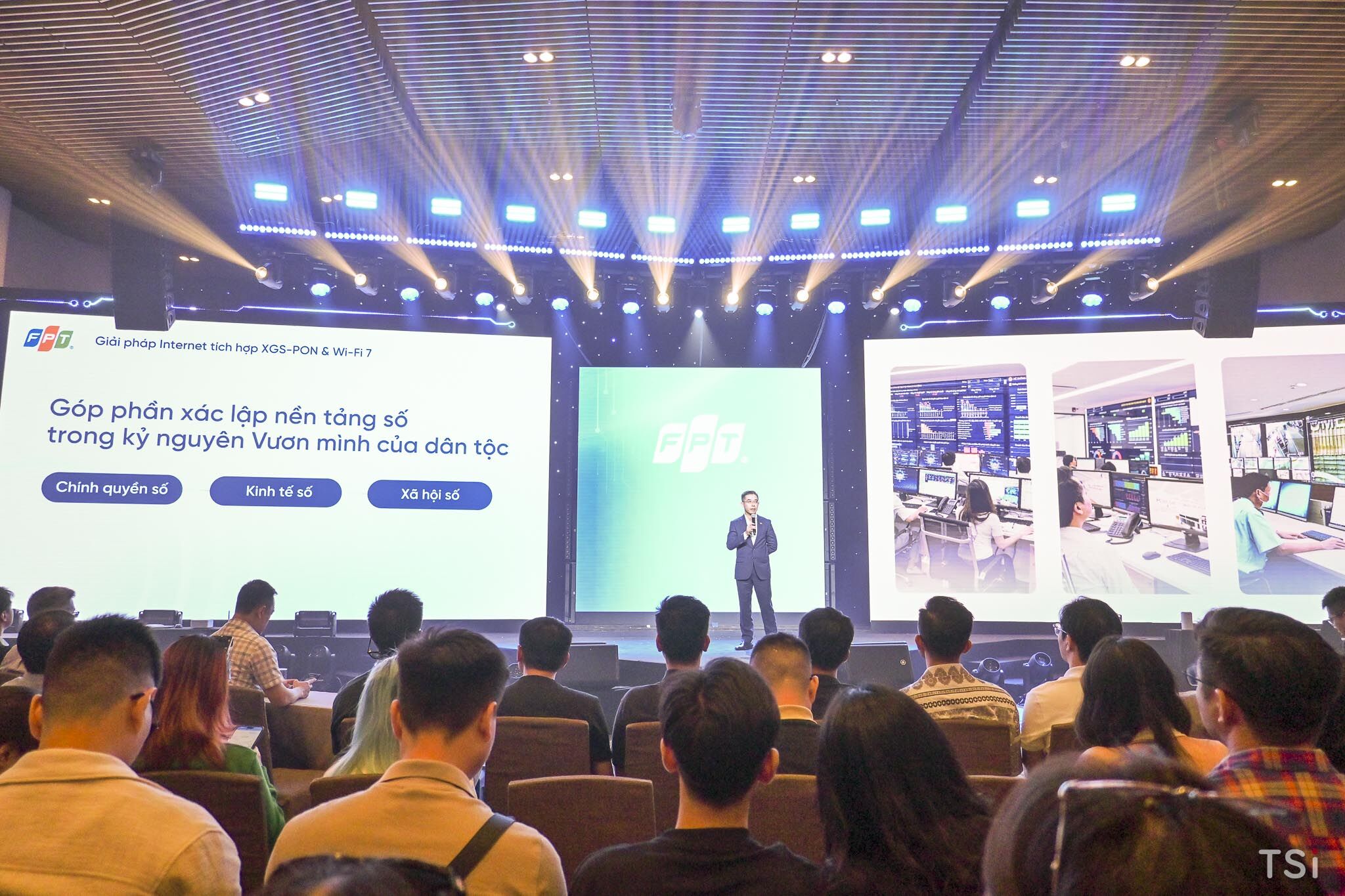 FPT tiên phong đưa Internet 10Gbps đến tay người dùng Việt FPT tiên phong đưa Internet 10Gbps đến tay người dùng Việt