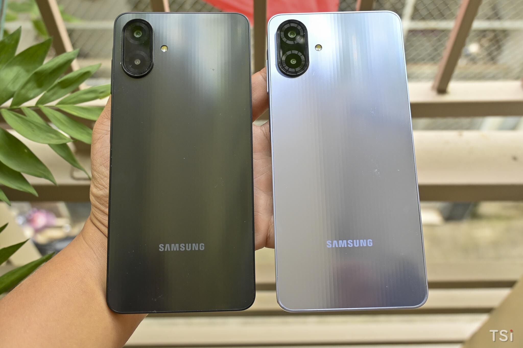 Trên tay nhanh Samsung Galaxy A07: đẹp, chắc chắn cho sử dụng dài lâu Trên tay nhanh Samsung Galaxy A07: đẹp, chắc chắn cho sử dụng dài lâu
