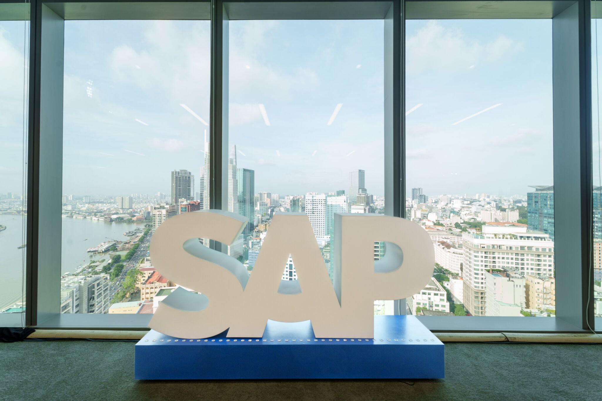 SAP dự kiến đầu tư hơn 150 triệu Euro để ra mắt Trung tâm Nghiên cứu & Phát triển tại Việt Nam SAP dự kiến đầu tư hơn 150 triệu euro để ra mắt Trung tâm Nghiên cứu & Phát triển tại Việt Nam
