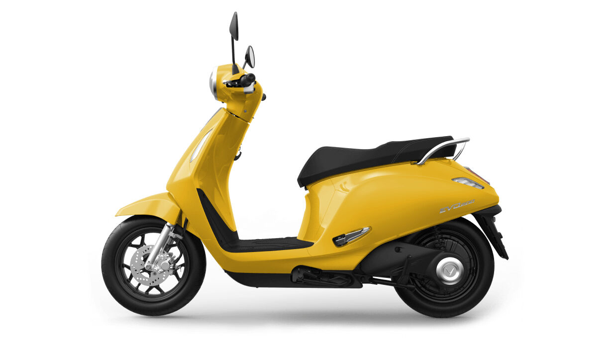 VinFast bảo hành chính hãng 6 năm cho xe - 8 năm cho pin xe máy điện