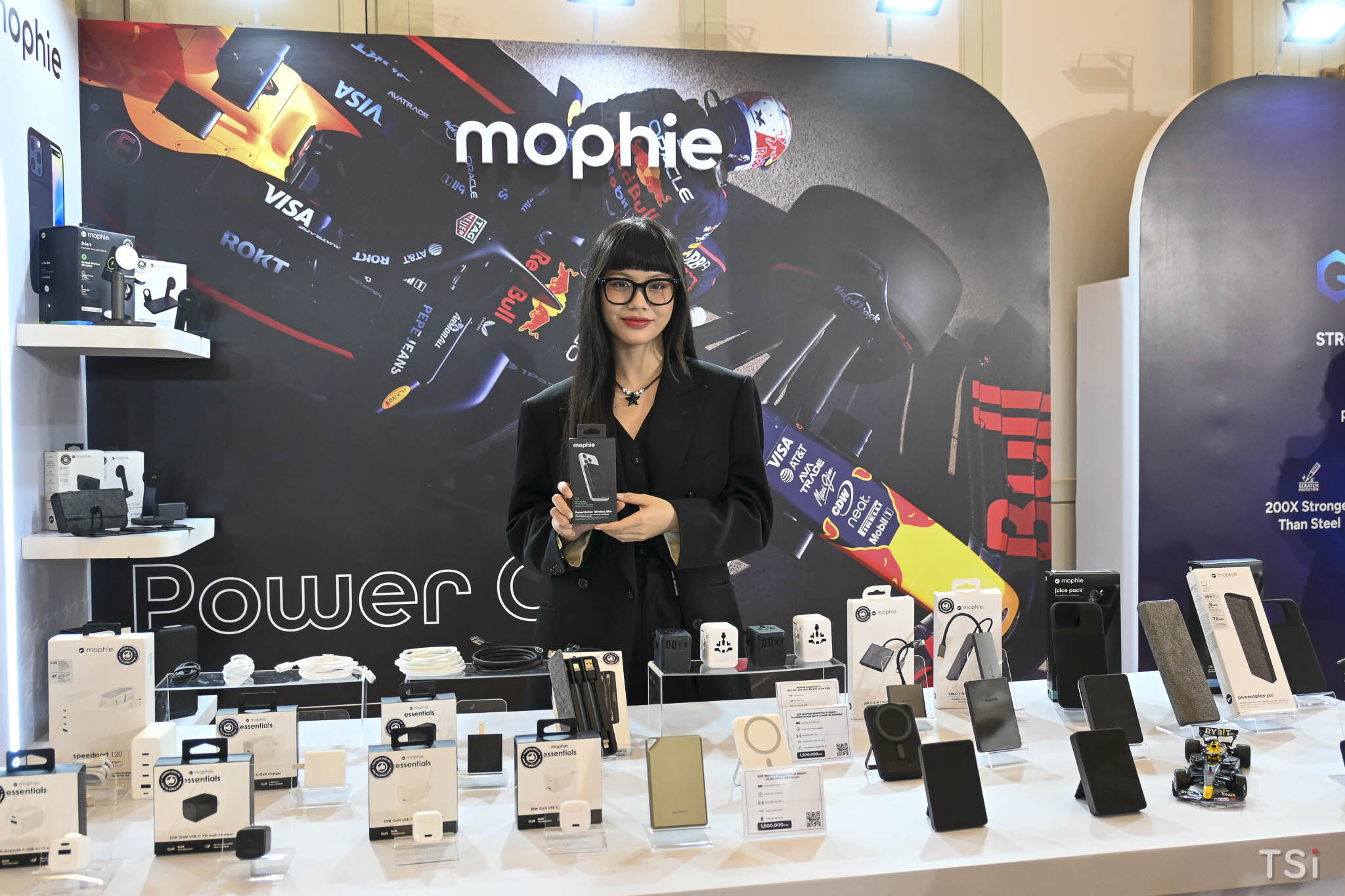 ZAGG | mophie giới thiệu dãy phụ kiện cho bị flagship 2025