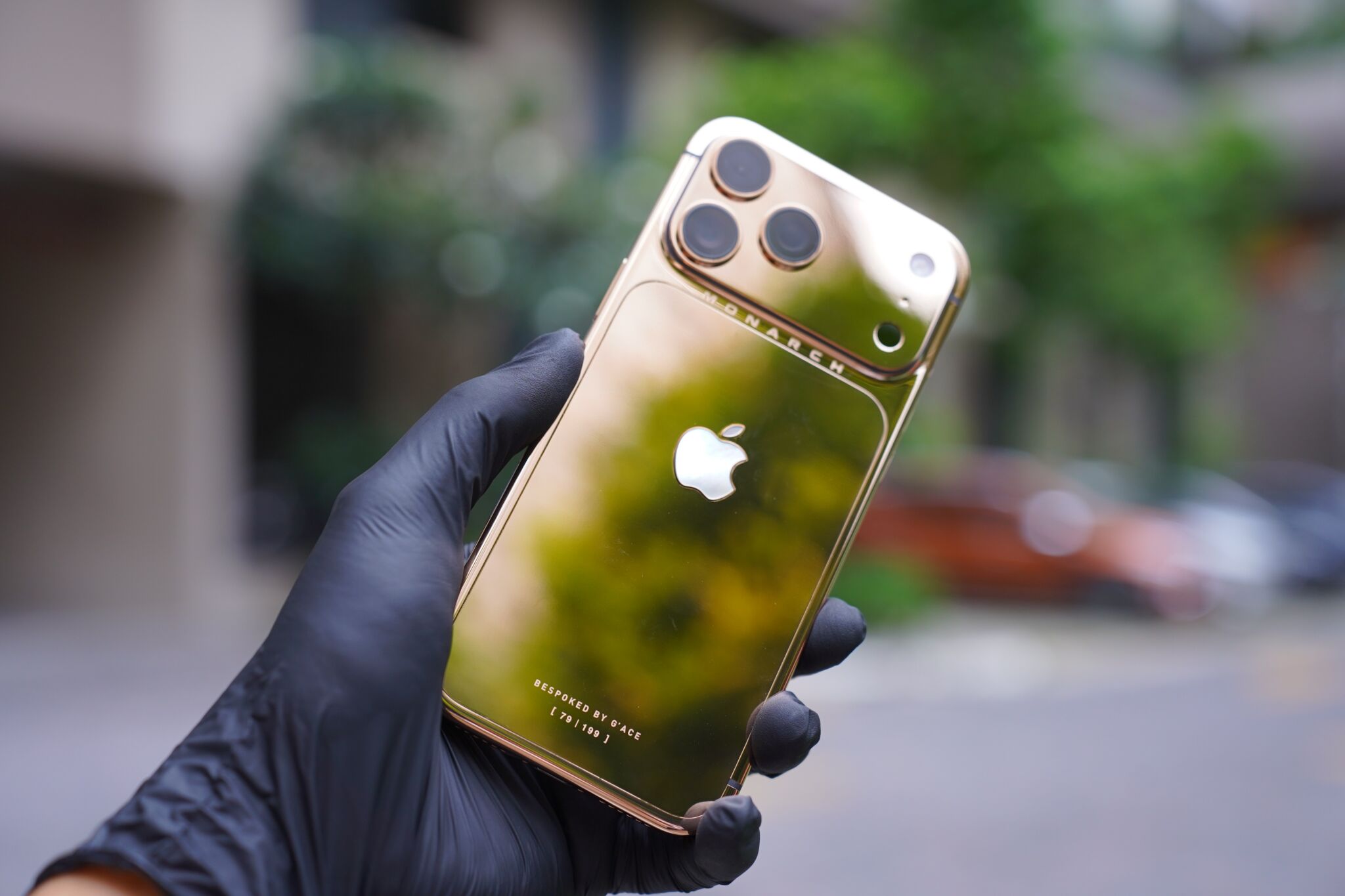 iphone-17-pro-max-monarch-ma-vang