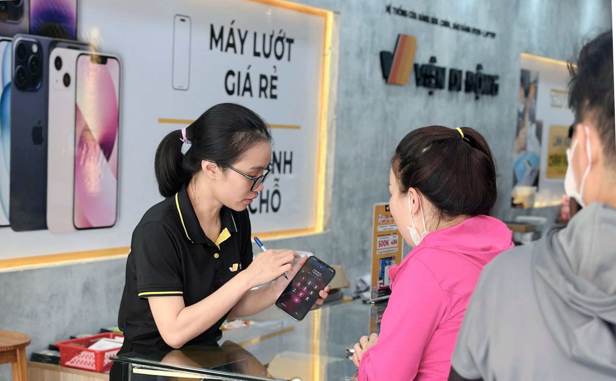 iPhone cũ chỉ từ 3,3 triệu đồng, sức hút không kém iPhone 17