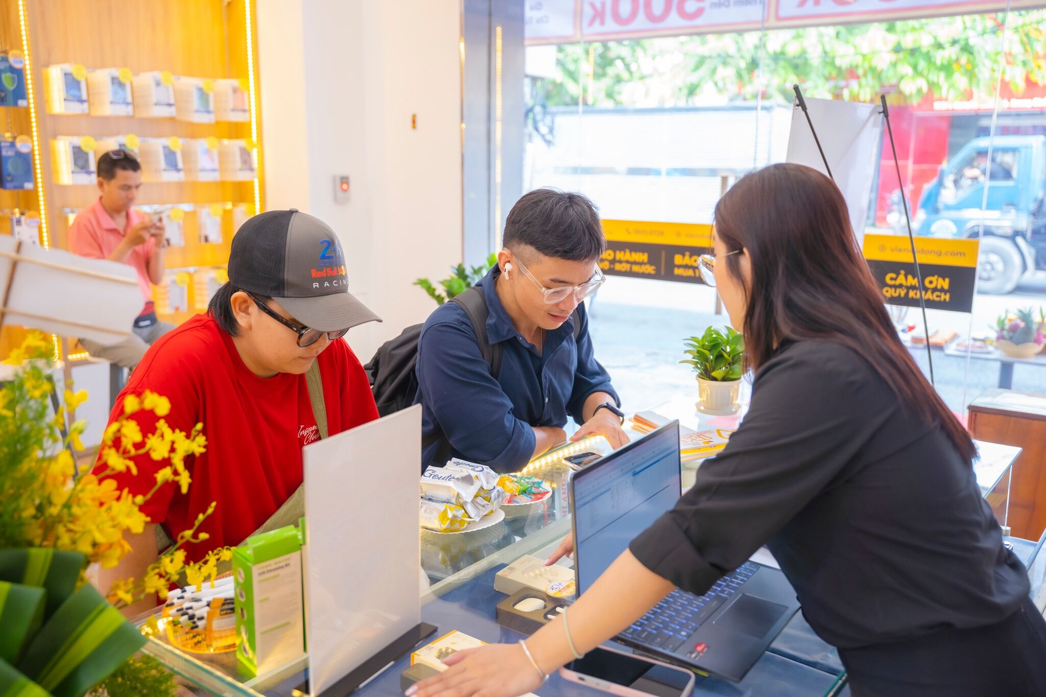 Ngày đôi 9/9 mở màn cao điểm mua sắm cuối năm, iPhone Pro Max cũ chỉ từ 7,3 triệu đồng tại Viện Di Động