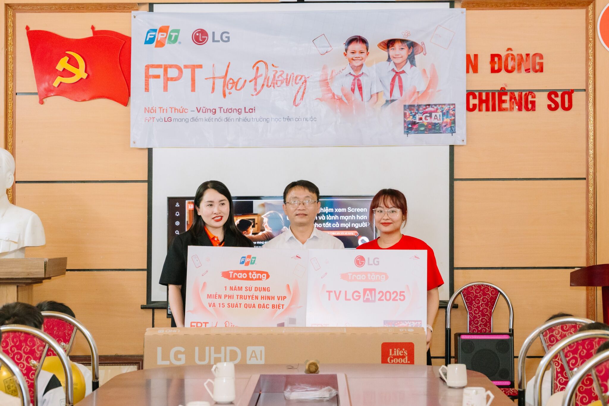 LG đồng hành triển khai chuỗi hoạt động ý nghĩa, góp phần cải thiện điều kiện học tập cho thế hệ tương lai LG đồng hành triển khai chuỗi hoạt động ý nghĩa, góp phần cải thiện điều kiện học tập cho thế hệ tương lai