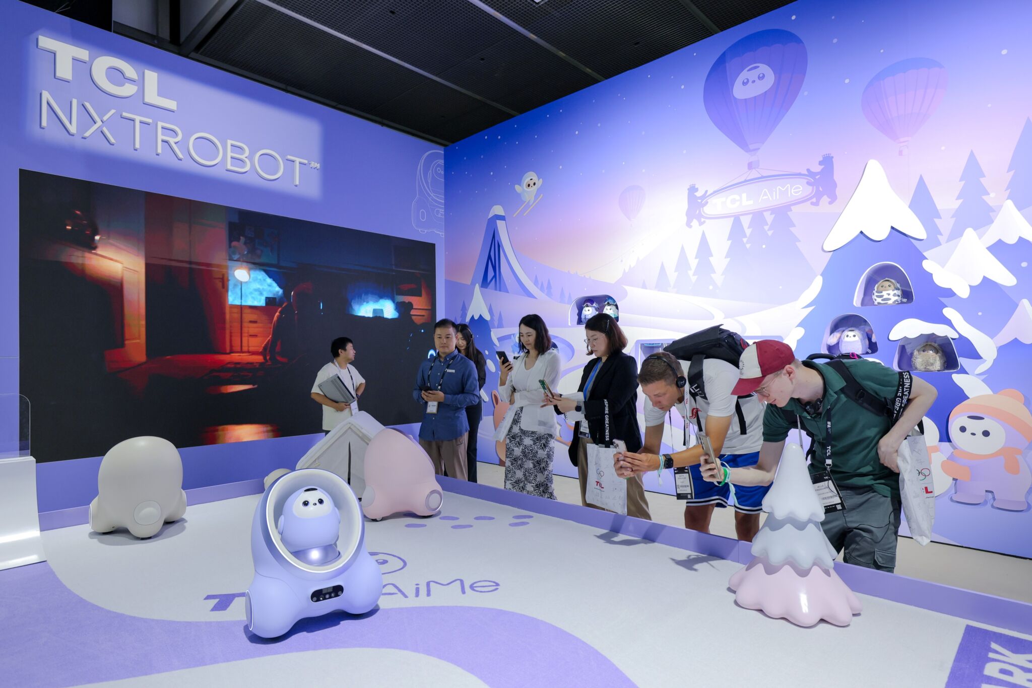 TCL trình diễn công nghệ hiển thị mới nhất và các sáng tạo AI tại IFA 2025