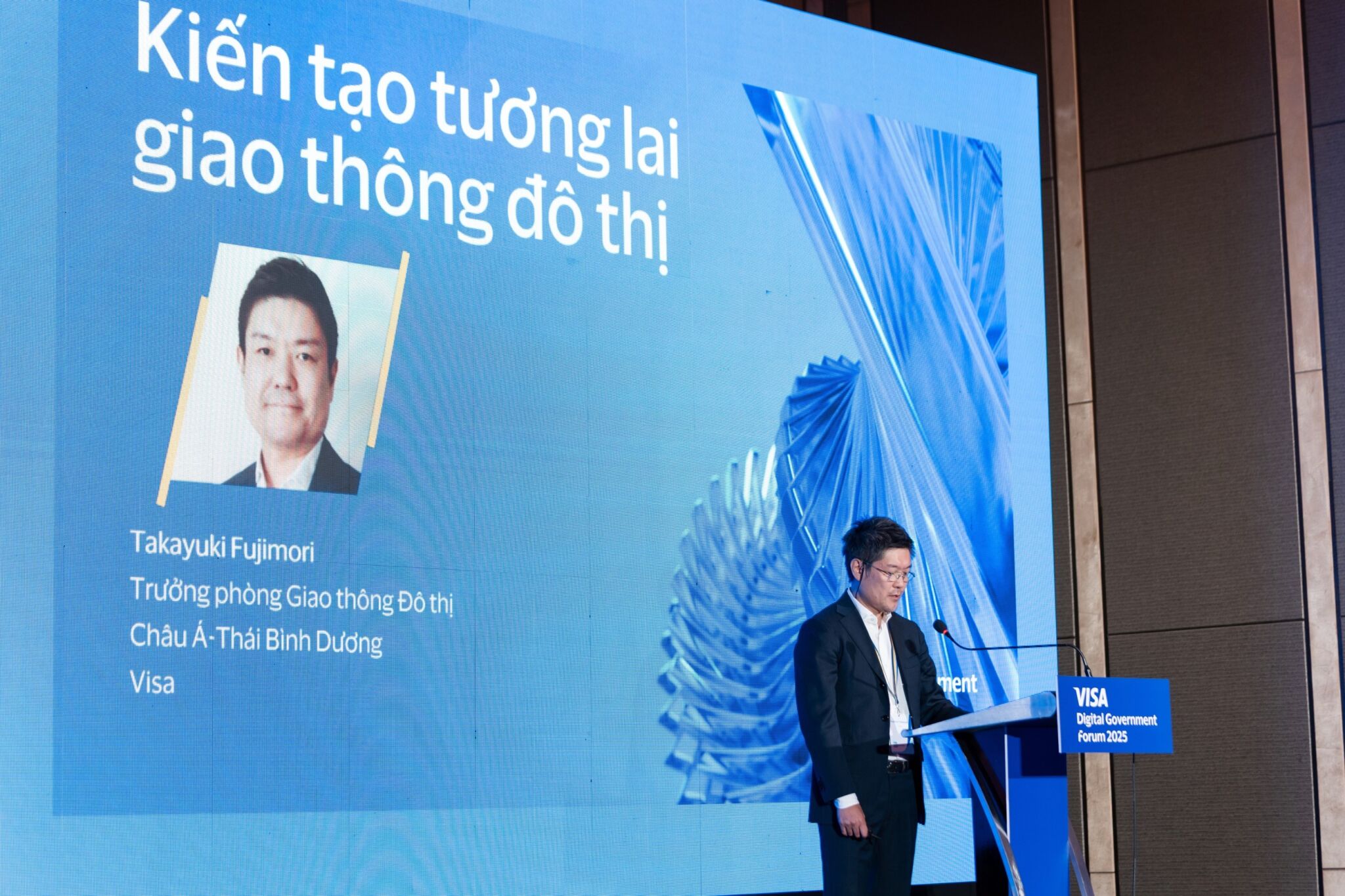 Visa đồng hành cùng Chính phủ Việt Nam xây dựng đô thị thông minh và thúc đẩy thanh toán số