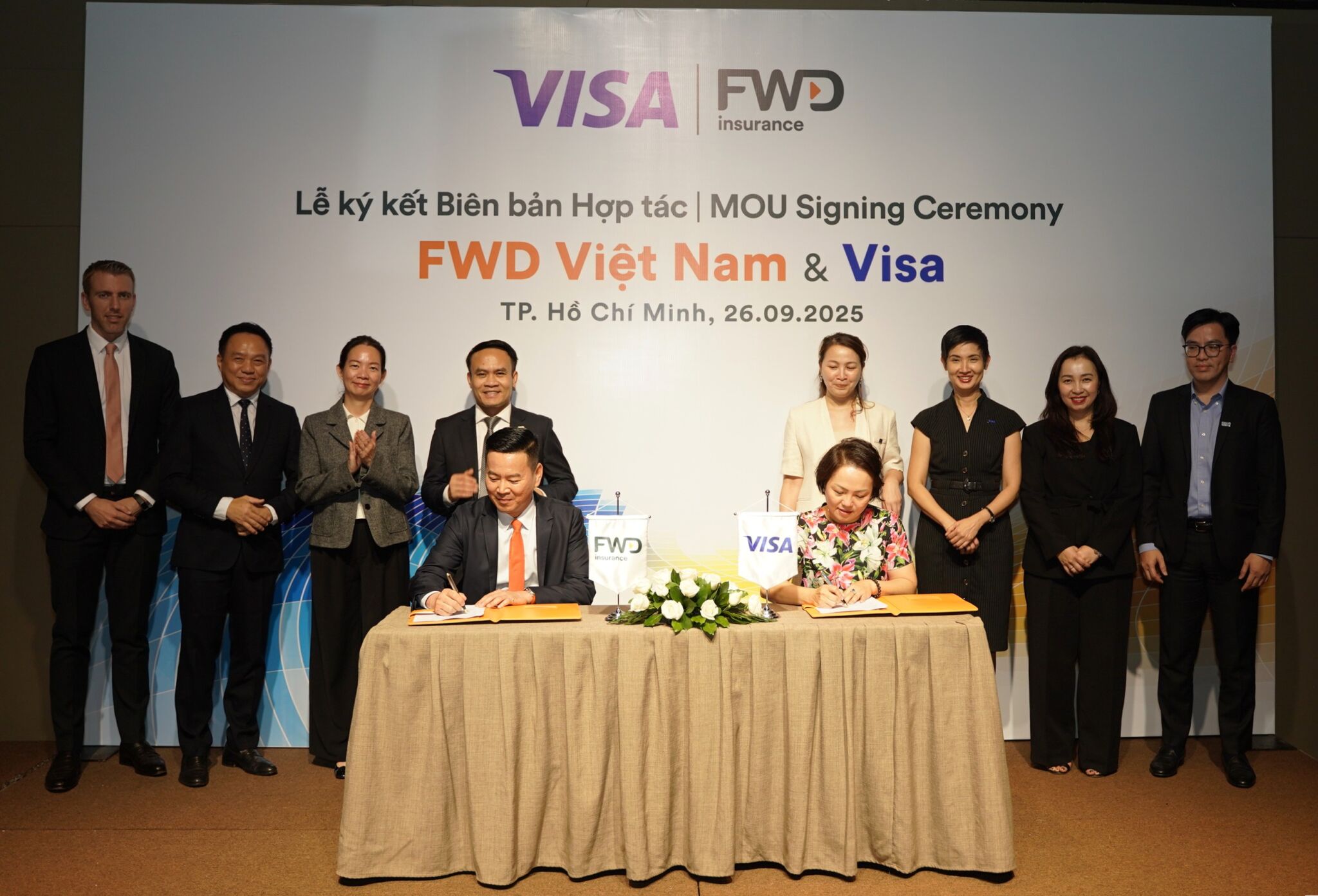 Visa và FWD Việt Nam ký kết biên bản ghi nhớ hợp tác số hóa bảo hiểm và gia tăng lợi ích cho khách hàng Việt Nam