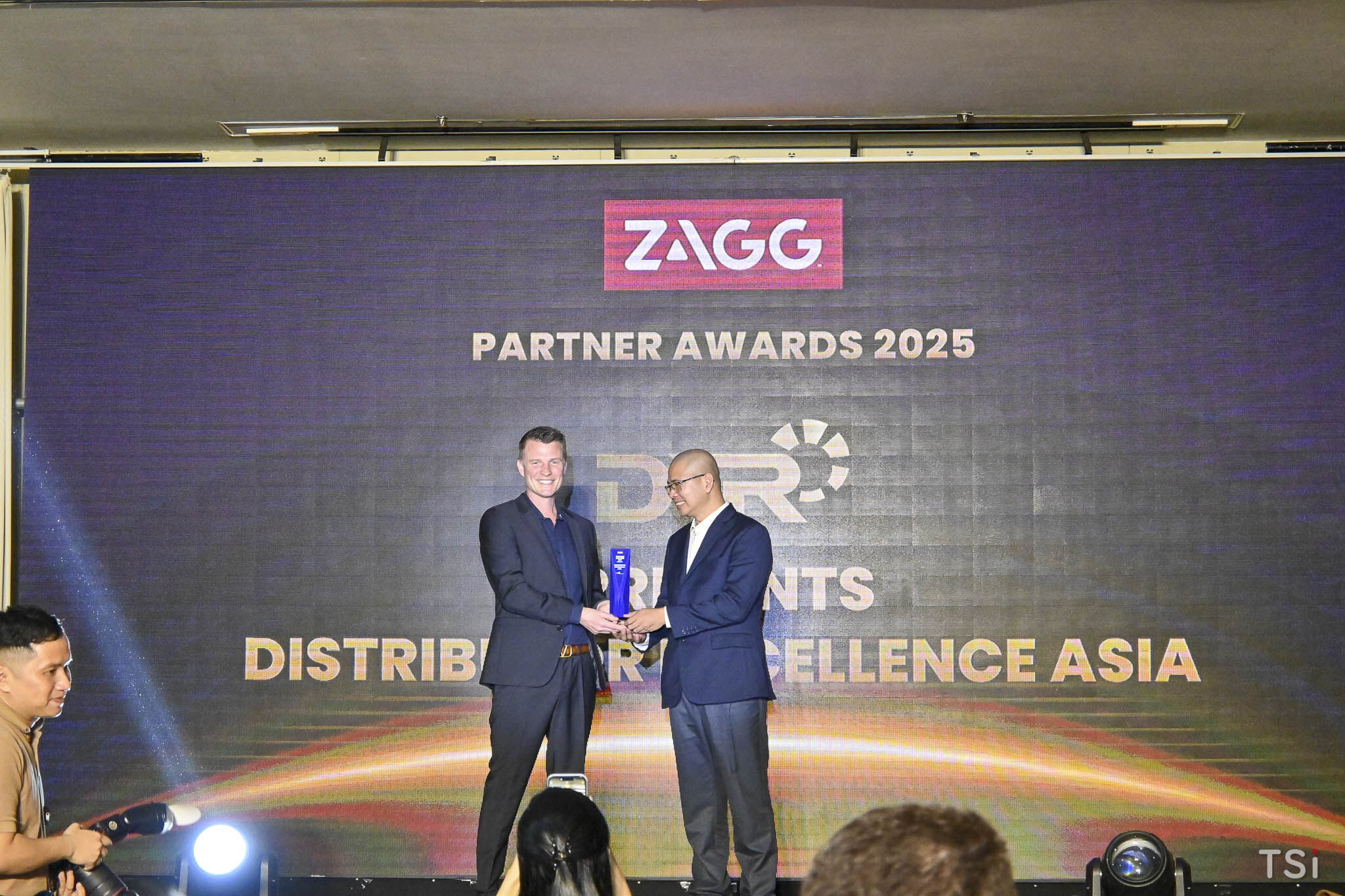 ZAGG | mophie giới thiệu dãy phụ kiện cho bị flagship 2025