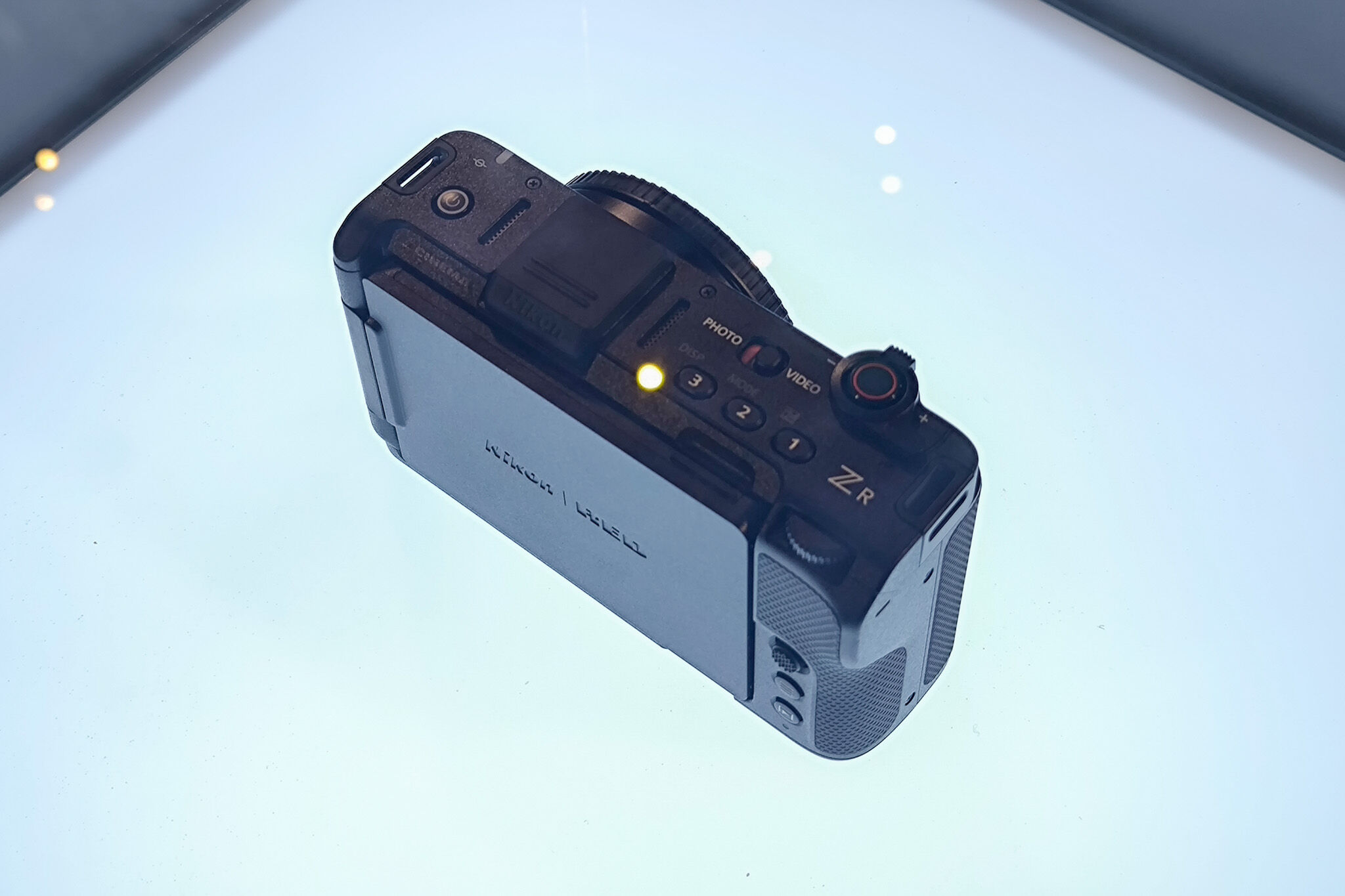 Nikon ZR chính thức ra mắt tại Việt Nam – Bước tiến mới vào thế giới điện ảnh Nikon ZR chính thức ra mắt tại Việt Nam – Bước tiến mới vào thế giới điện ảnh