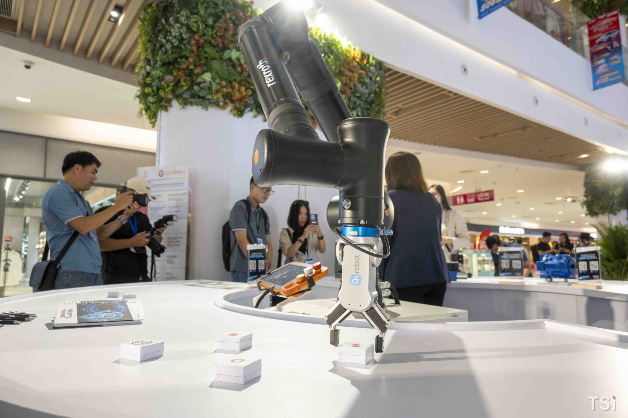 Hệ sinh thái công nghệ thông minh tại Bosch Tech Tour 2025