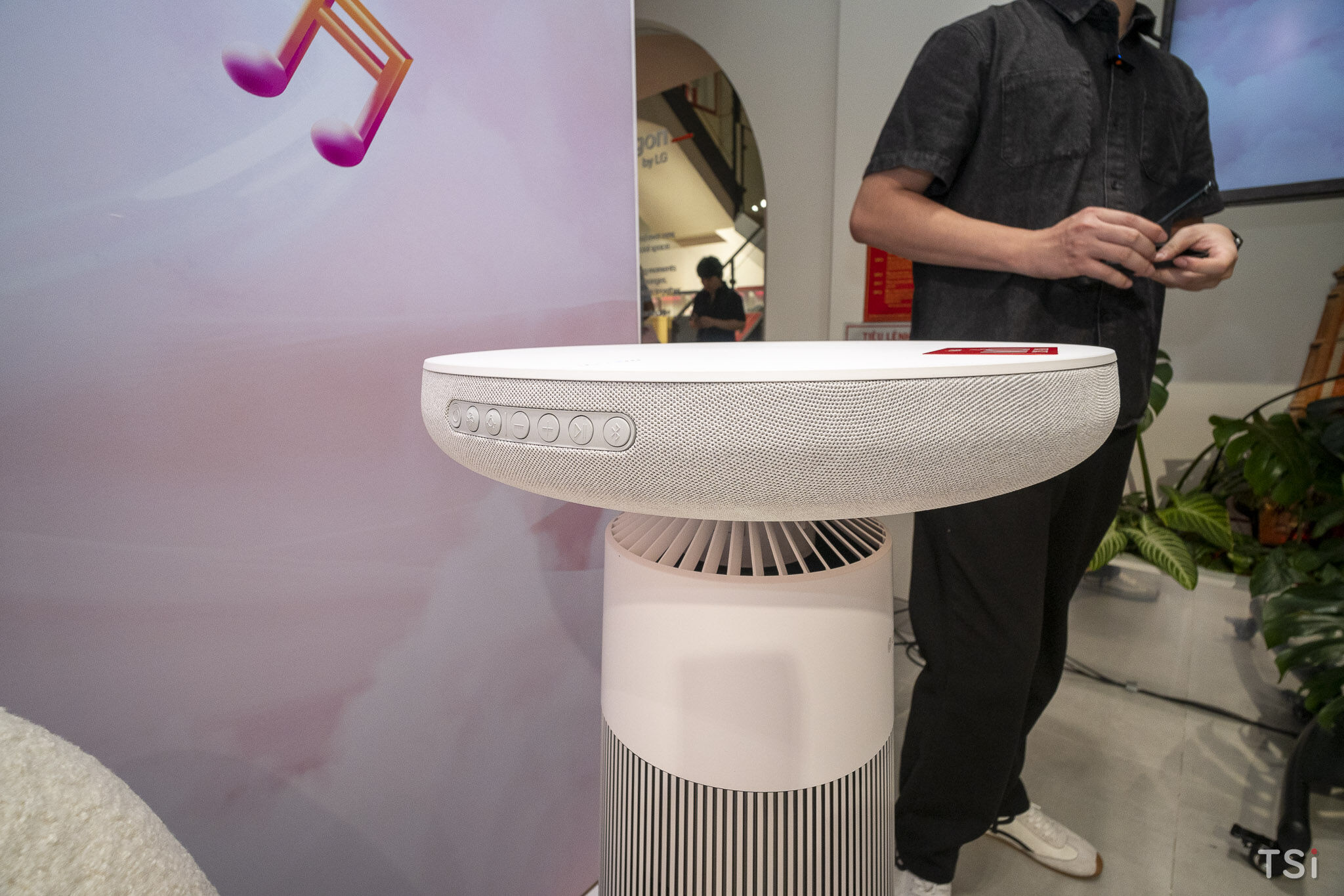 Bộ đôi giải pháp không khí cao cấp LG PuriCare AeroSpeaker và LG Dual Inverter Mojave Bộ đôi giải pháp không khí cao cấp LG PuriCare AeroSpeaker và LG Dual Inverter Mojave