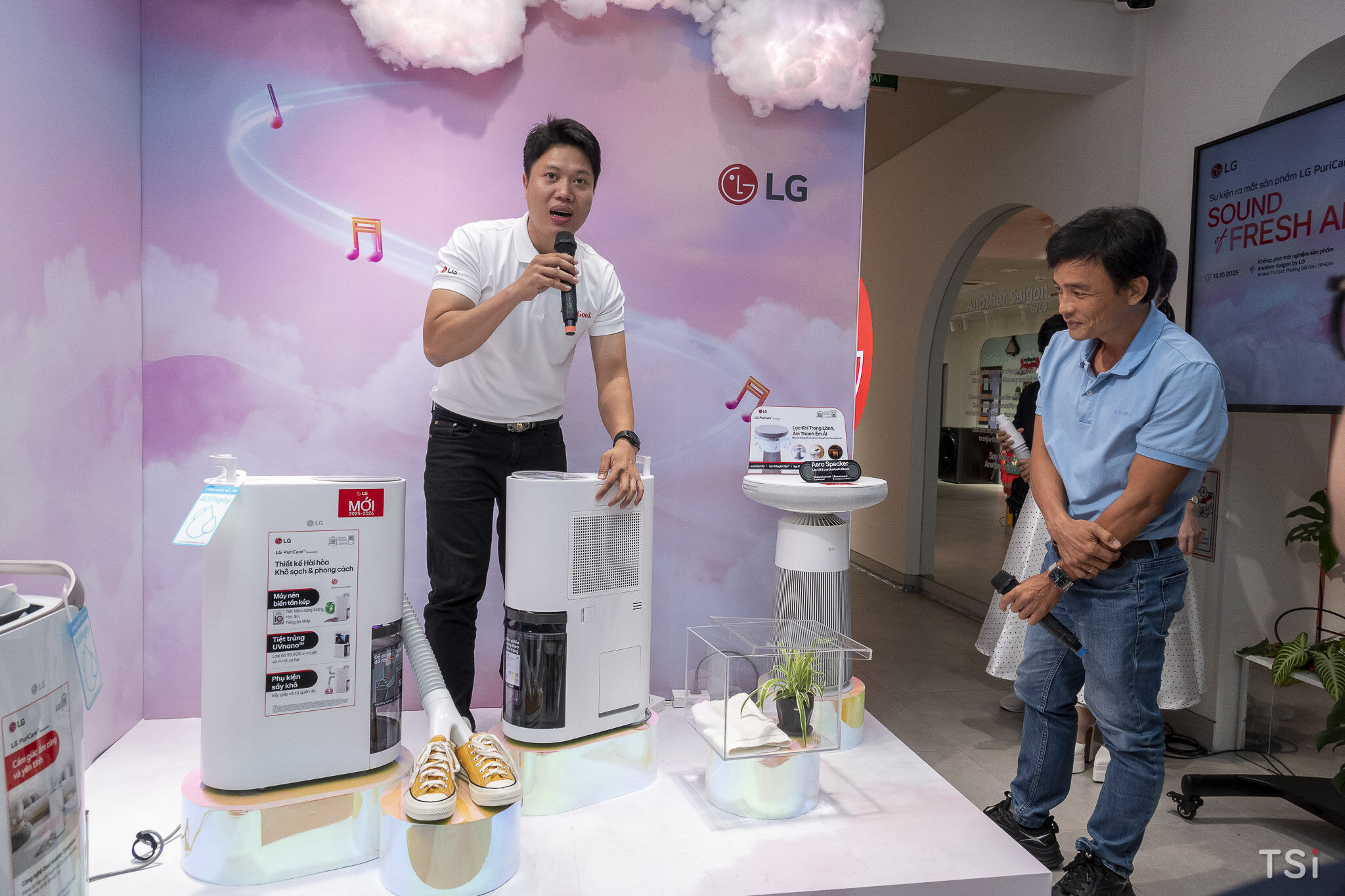 Bộ đôi giải pháp không khí cao cấp LG PuriCare AeroSpeaker và LG Dual Inverter Mojave Bộ đôi giải pháp không khí cao cấp LG PuriCare AeroSpeaker và LG Dual Inverter Mojave