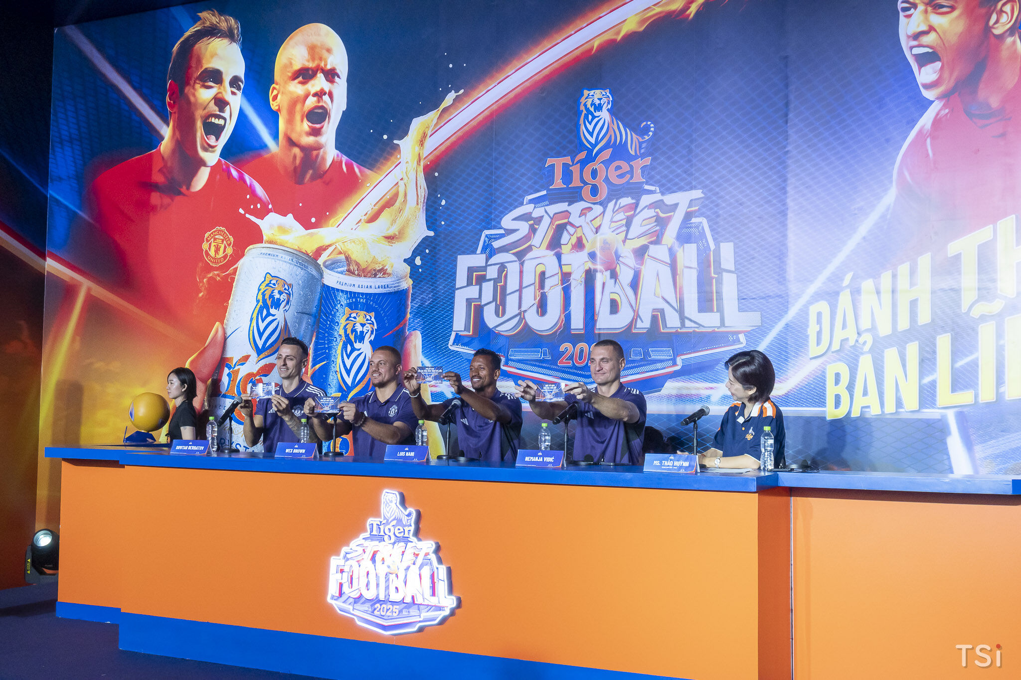 Tiger Beer đem 4 huyền thoại Manchester United đến Việt Nam