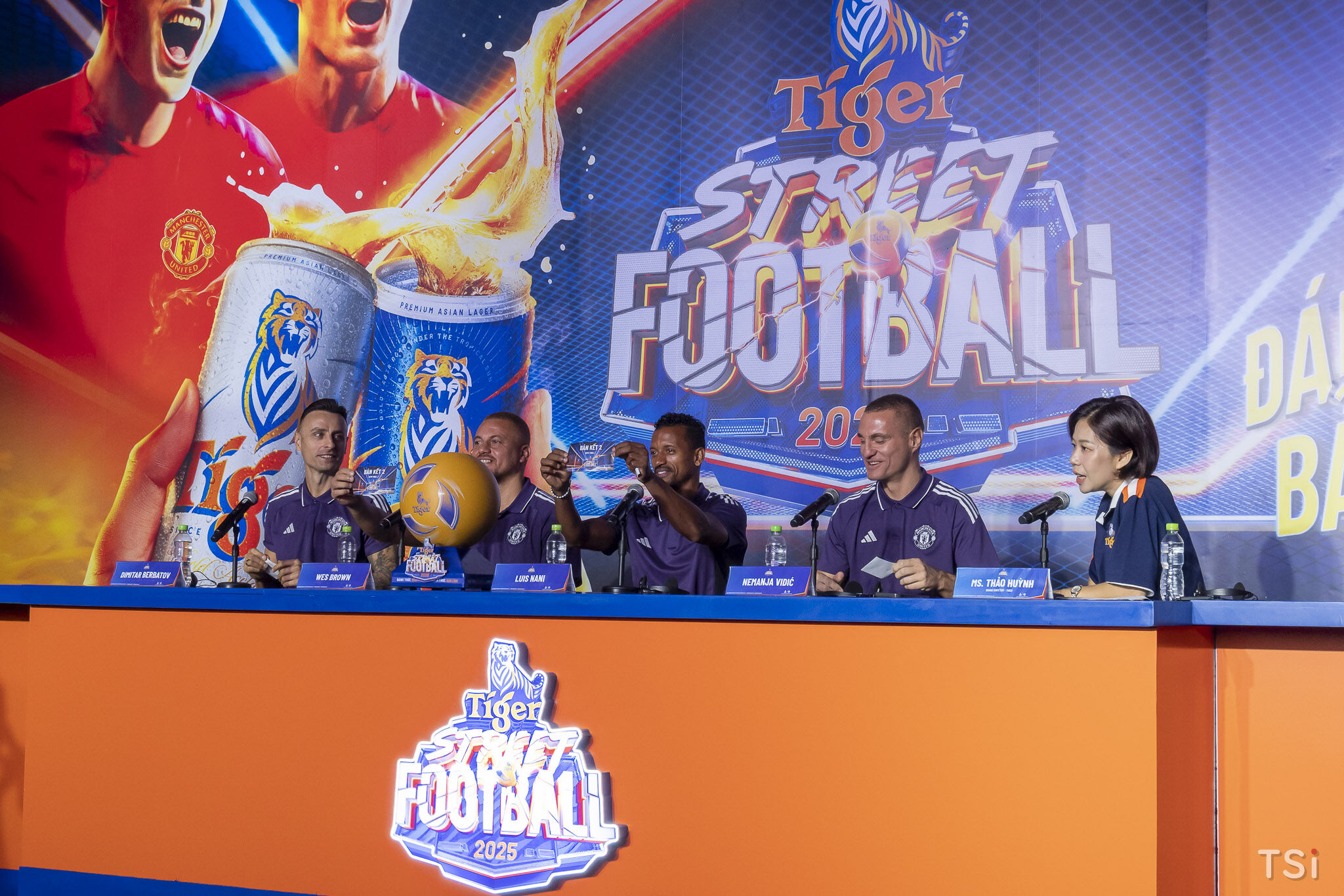 Tiger Beer đem 4 huyền thoại Manchester United đến Việt Nam