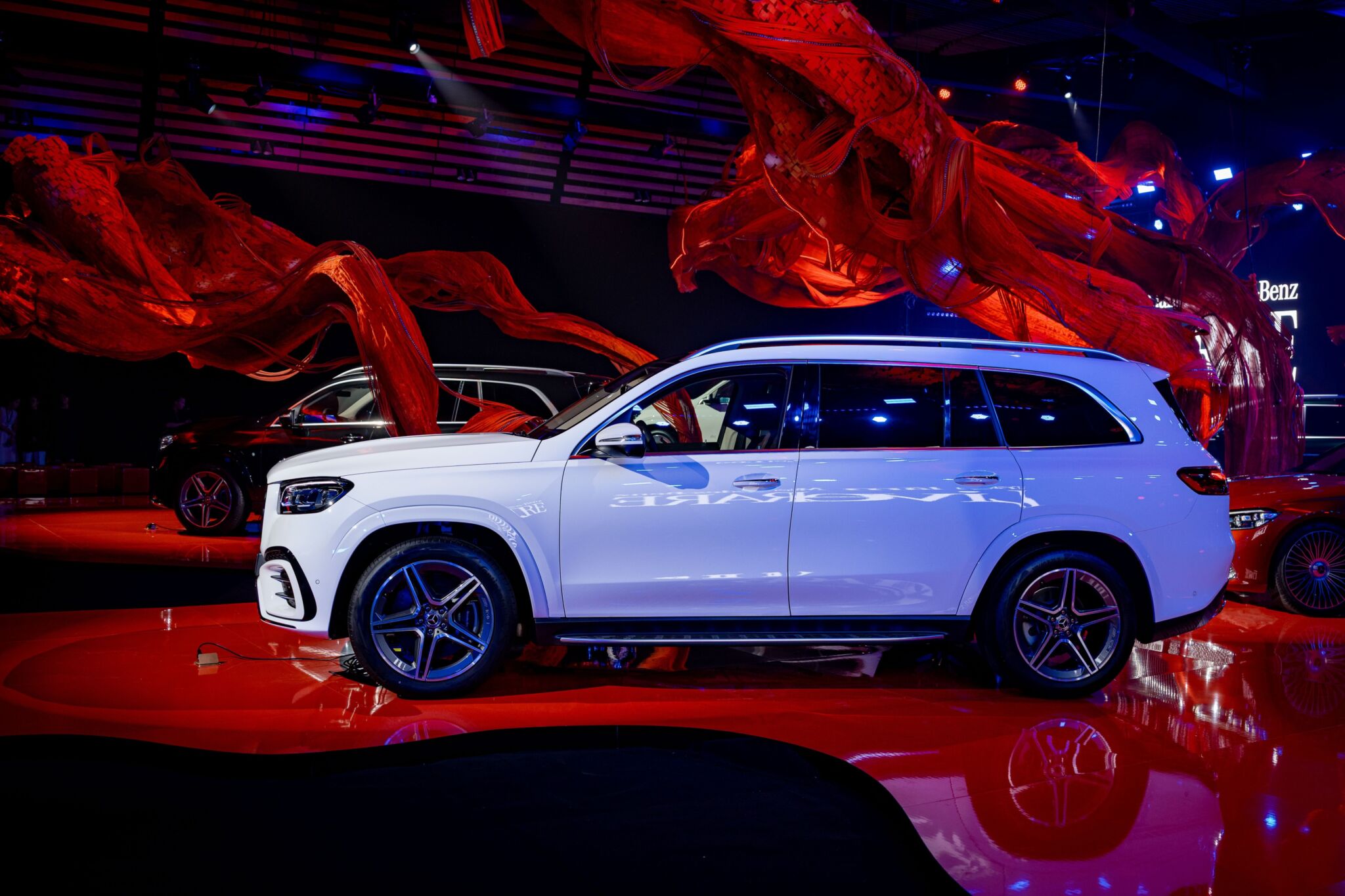 Ra mắt Mercedes-Benz GLS 450 4MATIC phiên bản kỷ niệm 30 năm tại Việt Nam