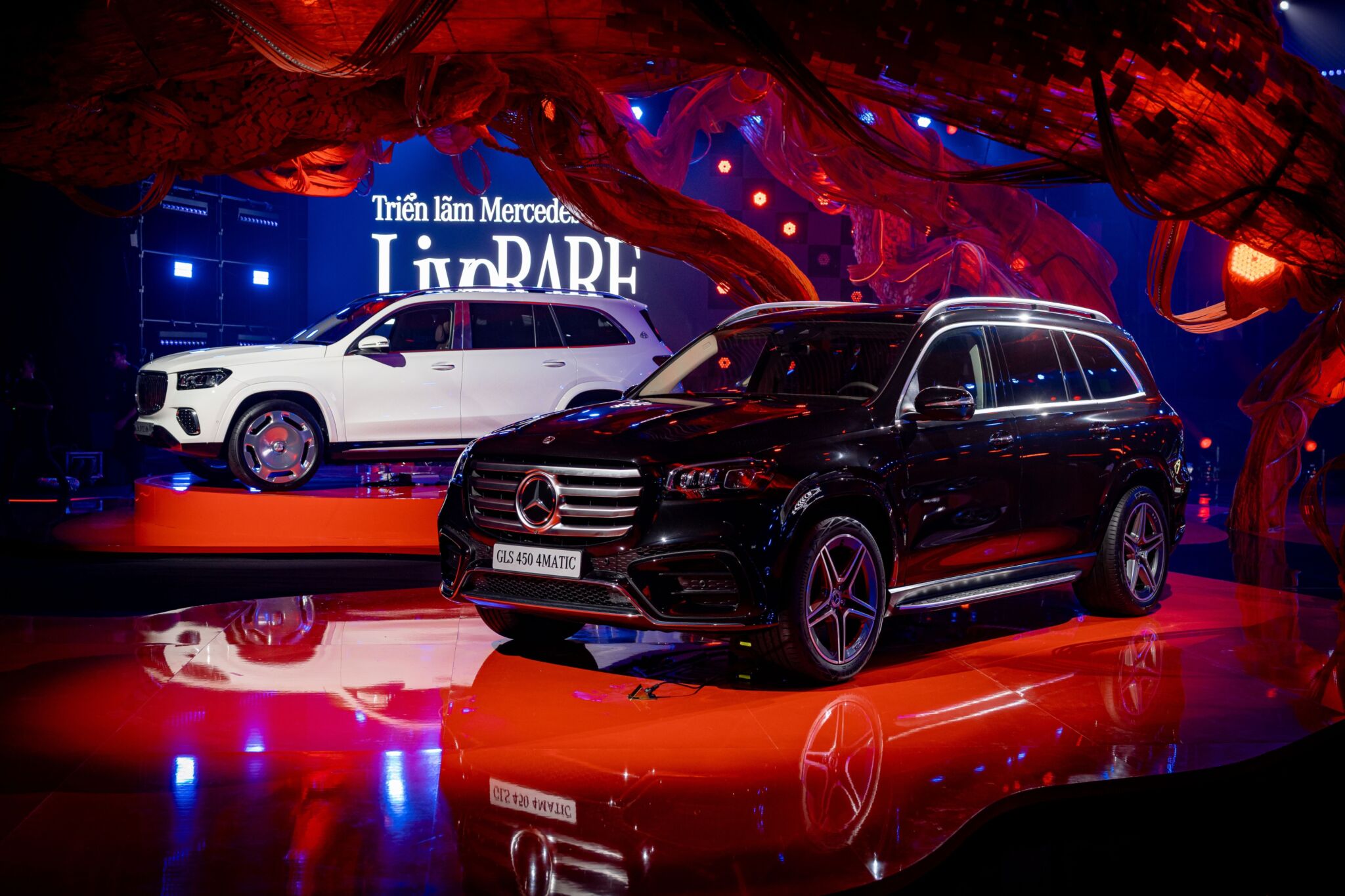Ra mắt Mercedes-Benz GLS 450 4MATIC phiên bản kỷ niệm 30 năm tại Việt Nam