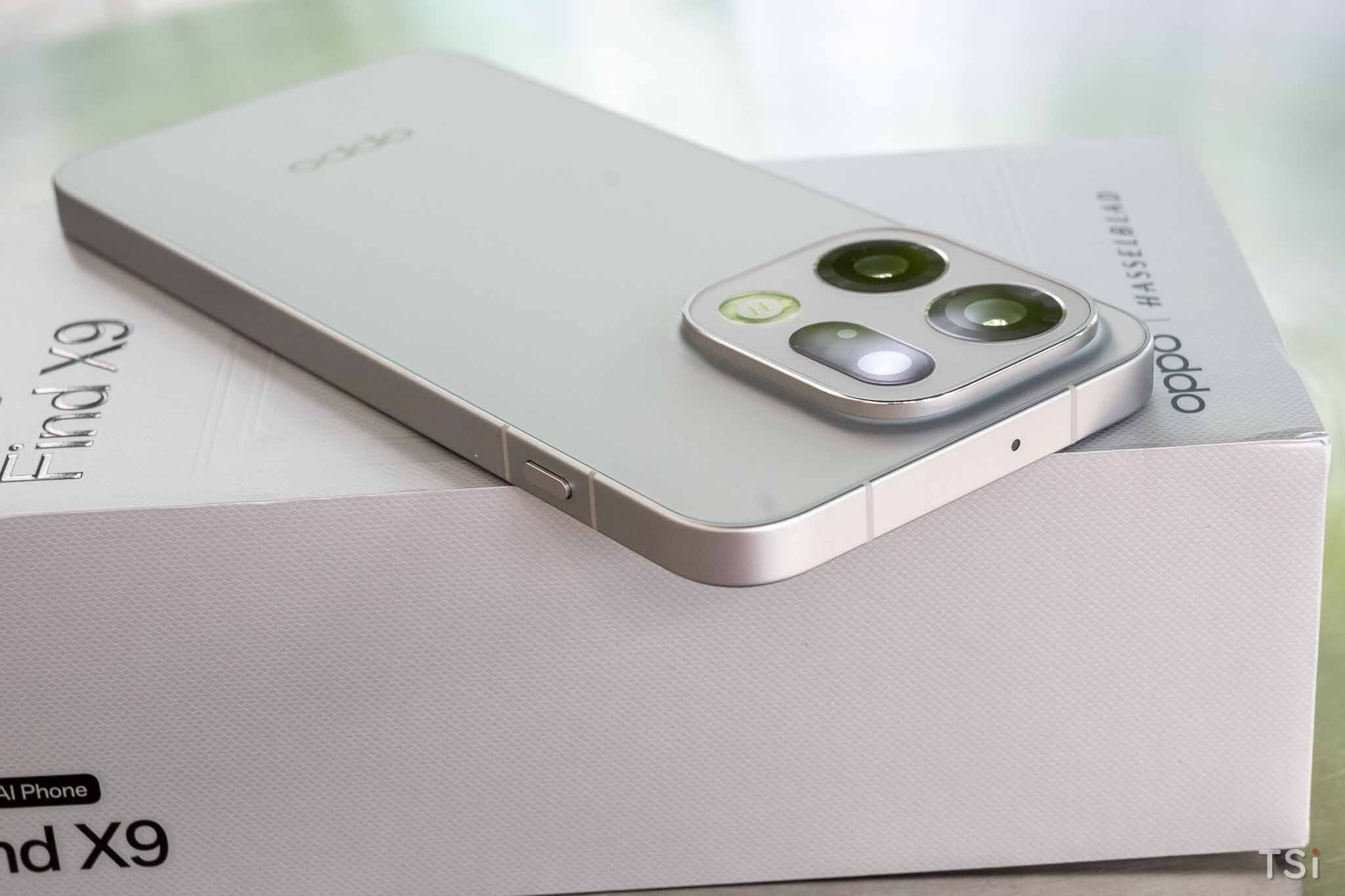 Mở hộp OPPO Find X9: đẹp, đơn giản nhưng cao cấp Mở hộp OPPO Find X9: đẹp, đơn giản nhưng cao cấp