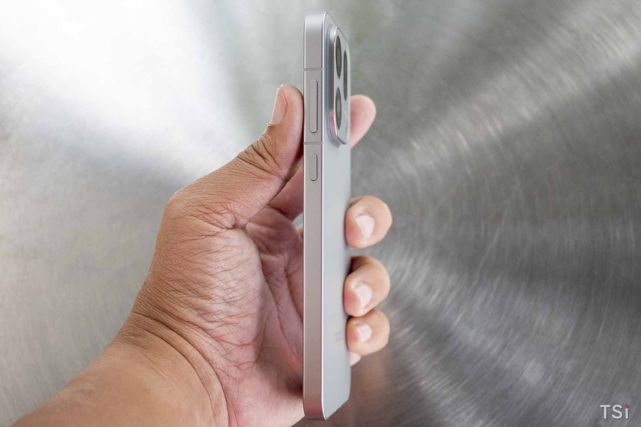 Mở hộp OPPO Find X9: đẹp, đơn giản nhưng cao cấp Mở hộp OPPO Find X9: đẹp, đơn giản nhưng cao cấp