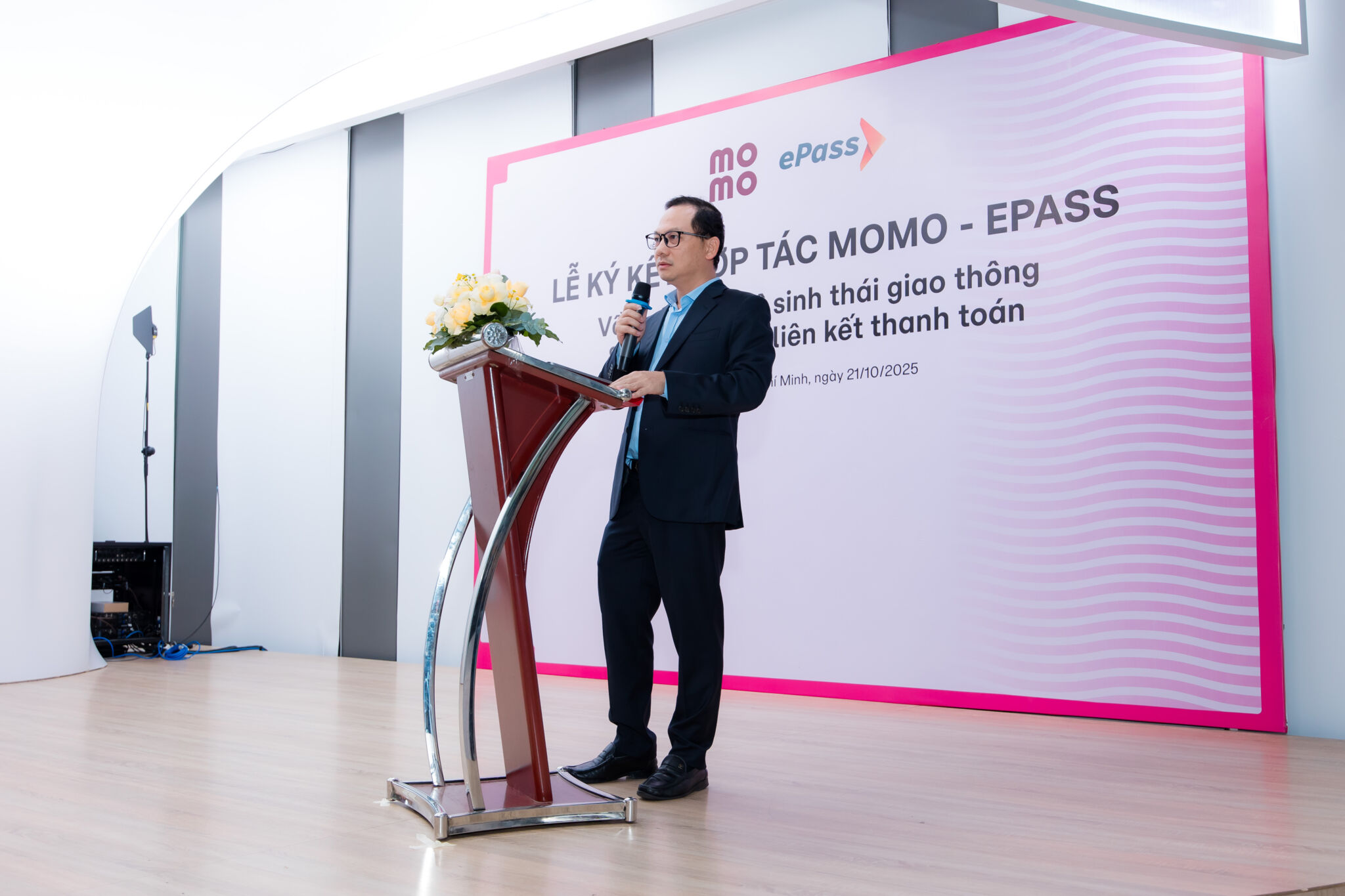 MoMo hợp tác cùng ePass phát triển nền tảng giao thông số: Từ thanh toán điện tử đến hệ sinh thái dịch vụ toàn diện MoMo hợp tác cùng ePass phát triển nền tảng giao thông số: Từ thanh toán điện tử đến hệ sinh thái dịch vụ toàn diện