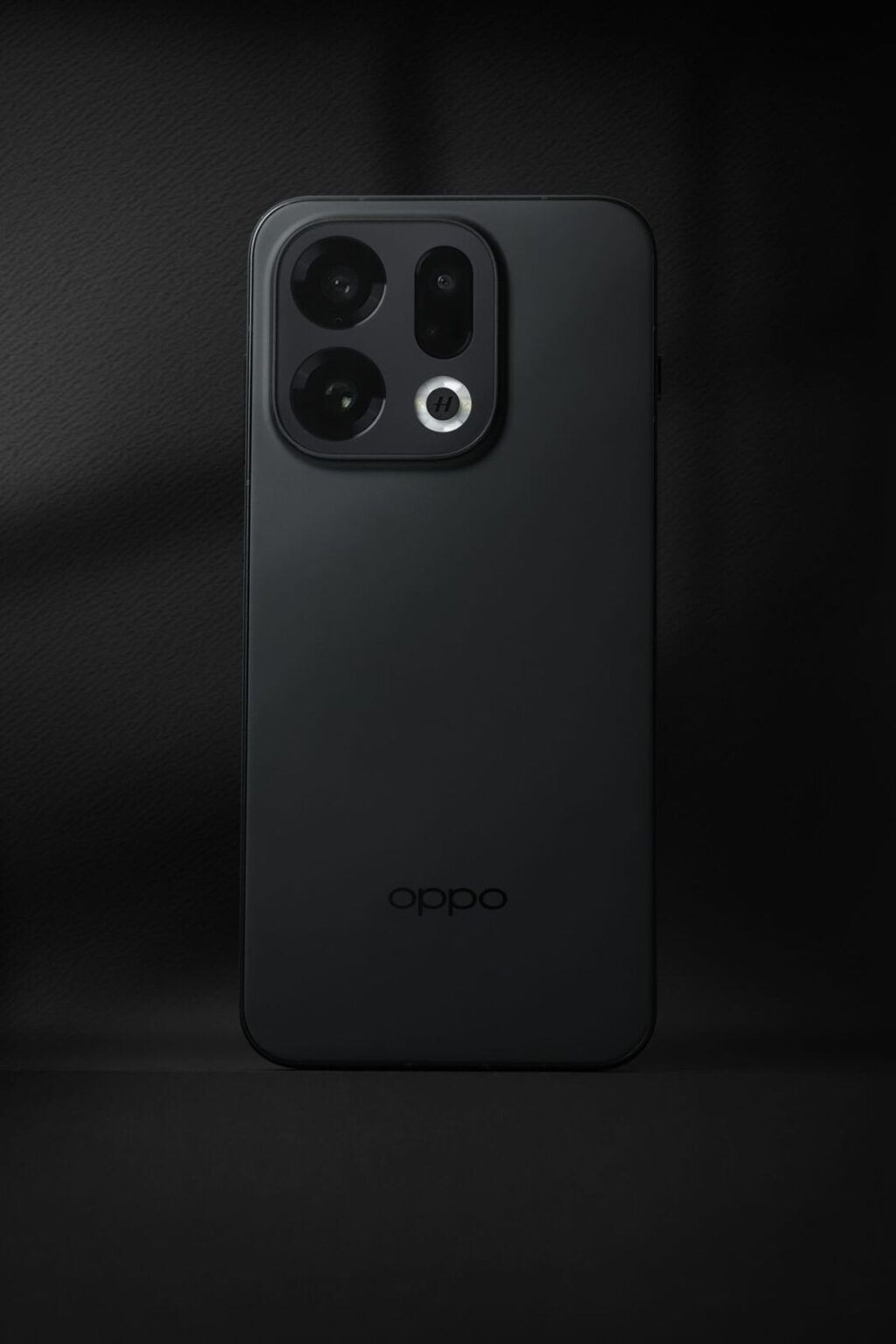 OPPO Find X9 Series ra mắt, giá từ 23 triệu đồng OPPO Find X9 Series chính thức ra mắt tại Việt Nam: Thiết lập chuẩn mực flagship toàn diện với Camera Hasselblad 200MP và Pin Silicon Carbon dung lượng 7500mAh