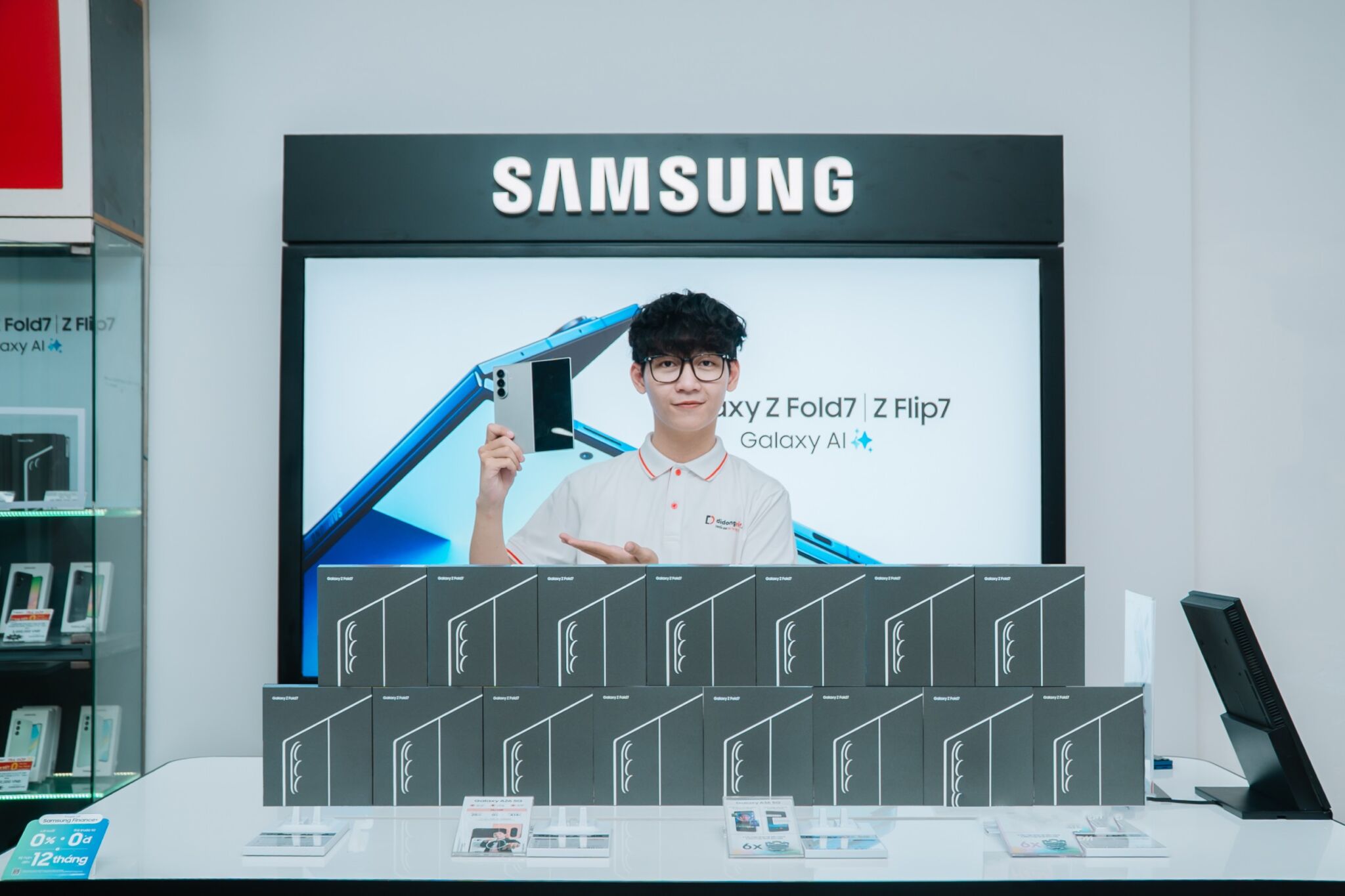 iFan và SamFan cùng săn sale 10/10 tại Di Động Việt: Loạt flagship giảm không tưởng, phụ kiện chỉ từ 10 nghìn đồng