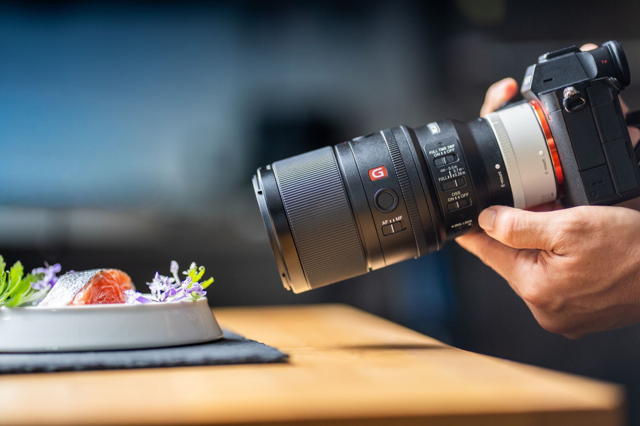 Sony FE 100mm F2.8 Macro GM OSS: Ống kính tele macro đầu tiên thuộc dòng G Master Sony ra mắt FE 100mm F2.8 Macro GM OSS: Ống kính tele macro đầu tiên thuộc dòng G Master