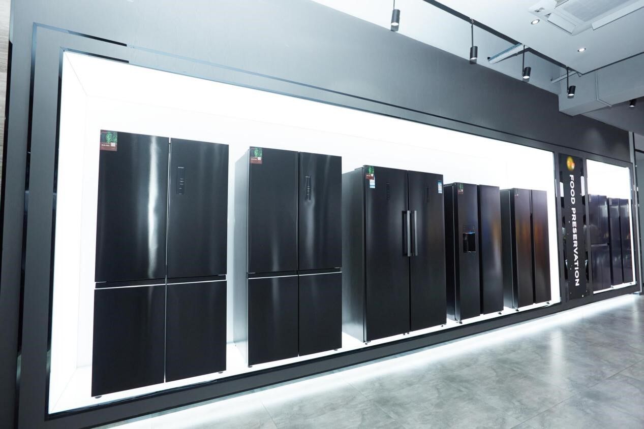 TCL khẳng định sức mạnh tự chủ công nghệ TCL khẳng định sức mạnh tự chủ công nghệ qua hành trình khám phá hệ sinh thái sản xuất toàn cầu