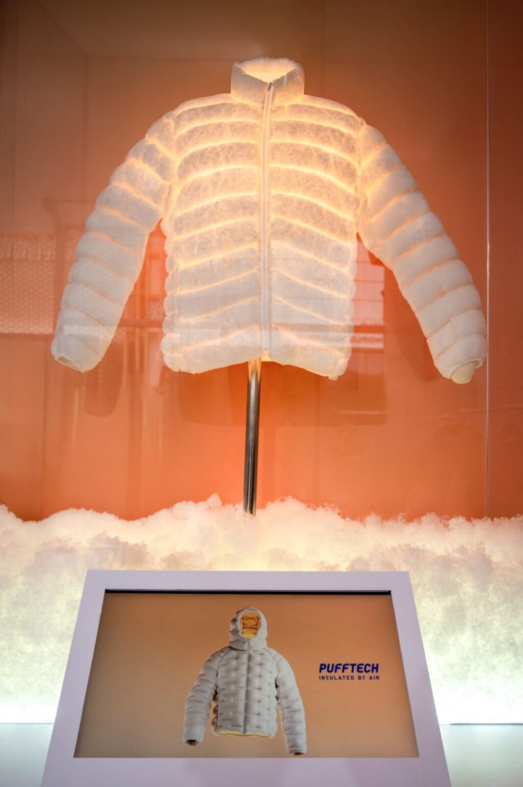 UNIQLO giới thiệu dòng áo giữ nhiệt HEATTECH pha Cashmere cao cấp và áo khoác chần bông PUFFTECH UNIQLO tổ chức sự kiện trải nghiệm công nghệ giữ ấm mới nhất năm 2025: giới thiệu dòng áo giữ nhiệt HEATTECH pha Cashmere cao cấp và áo khoác chần bông PUFFTECH với nhiều cải tiến mới