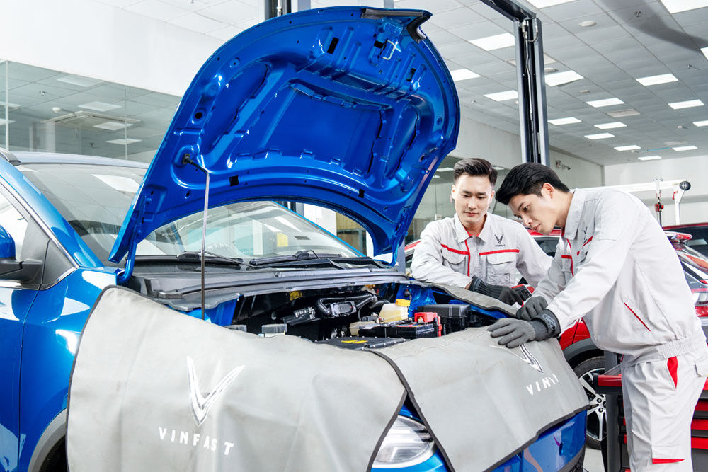 VinFast hỗ trợ khách hàng miền Bắc và miền Trung sửa chữa xe hư hỏng do mưa lũ VinFast hỗ trợ khách hàng miền Bắc và miền Trung sửa chữa xe hư hỏng do mưa lũ