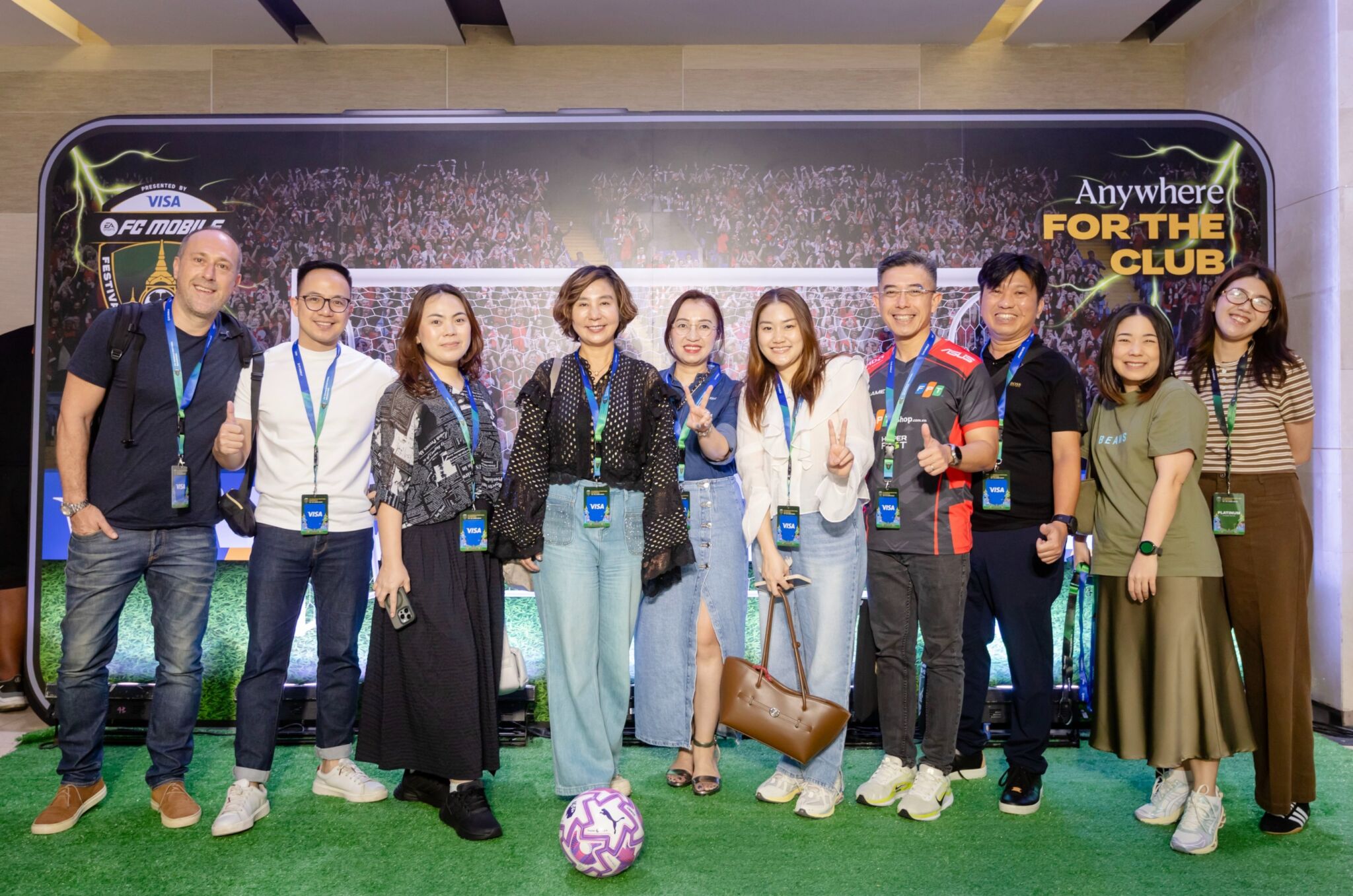 Visa và EA SPORTS ghi dấu ấn tại sự kiện ở Bangkok, mở đường cho tương lai của trò chơi điện tử, thể thao điện tử và trải nghiệm thanh toán Visa và EA SPORTS ghi dấu ấn tại sự kiện ở Bangkok, mở đường cho tương lai của trò chơi điện tử, thể thao điện tử và trải nghiệm thanh toán