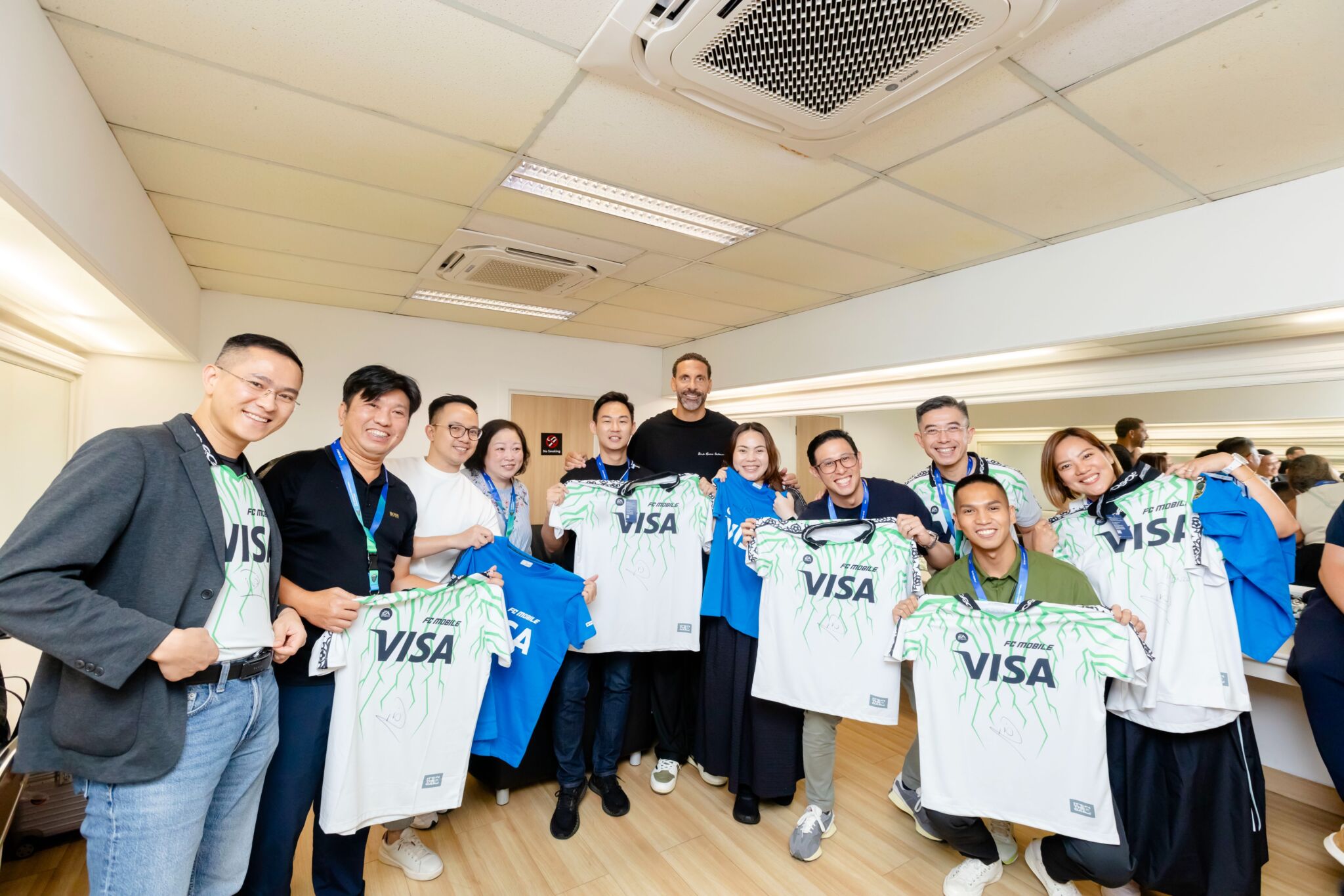 Visa và EA SPORTS ghi dấu ấn tại sự kiện ở Bangkok, mở đường cho tương lai của trò chơi điện tử, thể thao điện tử và trải nghiệm thanh toán Visa và EA SPORTS ghi dấu ấn tại sự kiện ở Bangkok, mở đường cho tương lai của trò chơi điện tử, thể thao điện tử và trải nghiệm thanh toán
