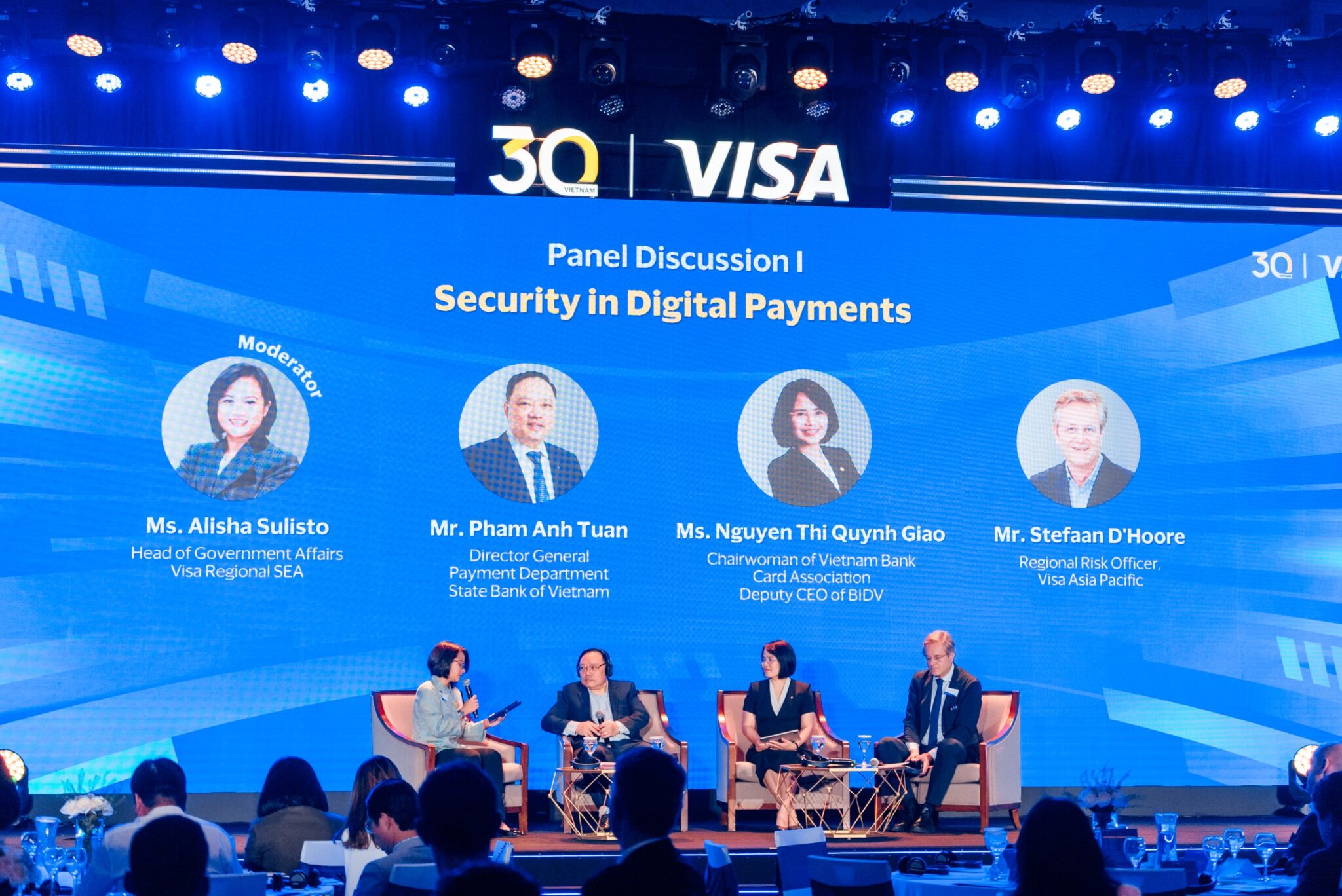 Visa kỷ niệm 30 năm đồng hành tại Việt Nam: Kết nối cộng đồng, thúc đẩy phát triển Visa kỷ niệm 30 năm đồng hành tại Việt Nam: Kết nối cộng đồng, thúc đẩy phát triển