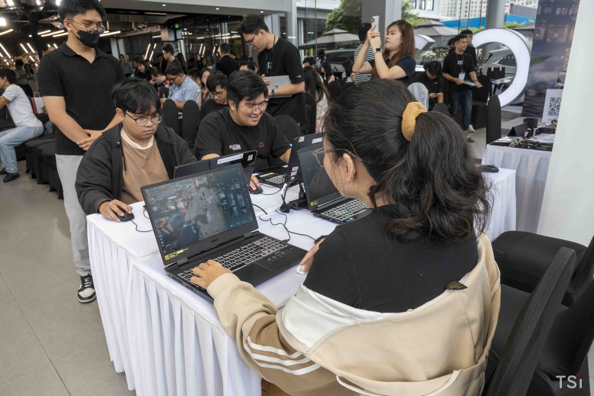 VNGGames ra mắt Nghịch Thủy Hàn và hợp tác chiến lược cùng Tasco Auto VNGGames ra mắt Nghịch Thủy Hàn và hợp tác chiến lược cùng Tasco Auto