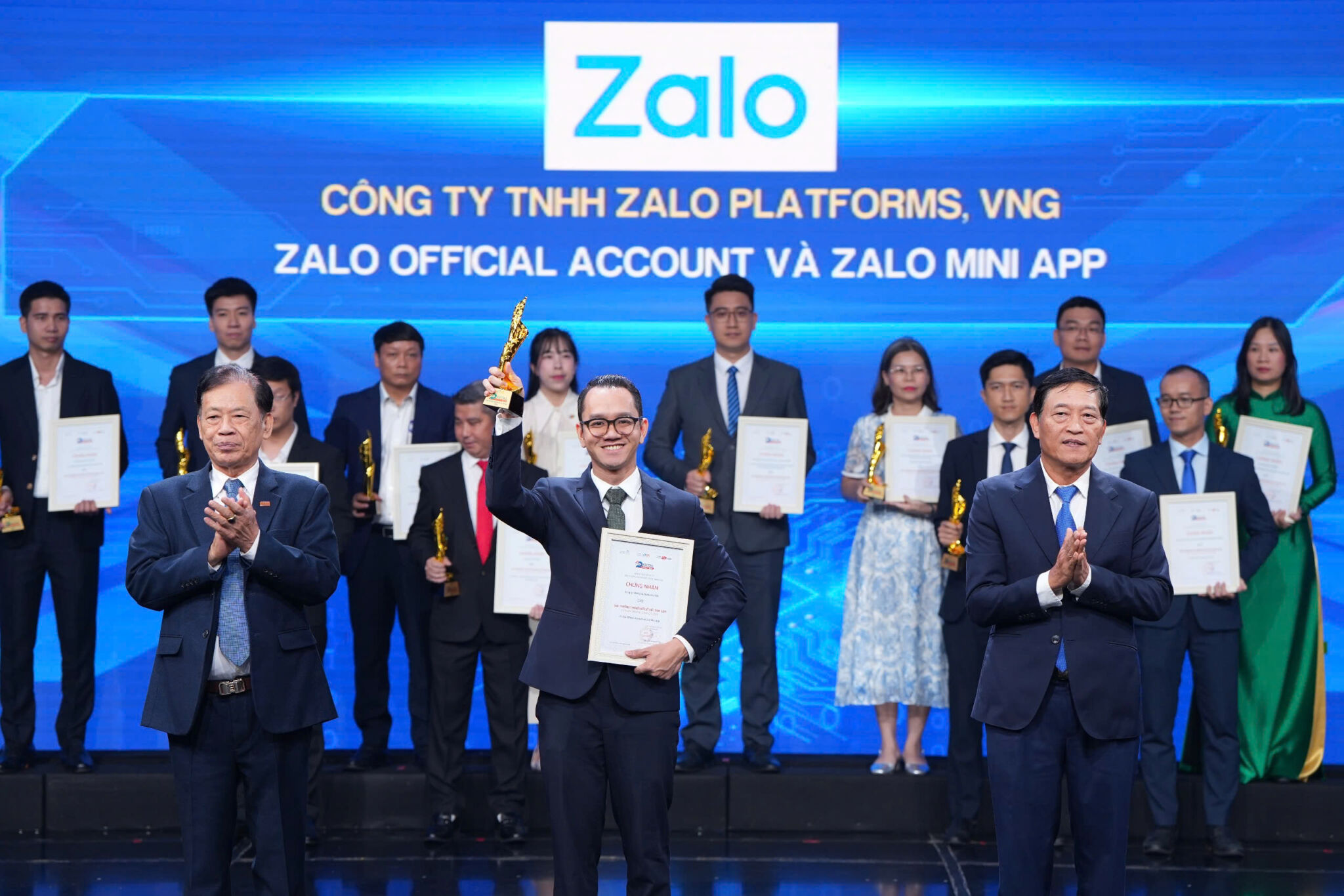 Zalo nhận giải thưởng Chuyển đổi số Việt Nam 2025 cho những nỗ lực chuyển đổi số vì cộng đồng Zalo nhận giải thưởng Chuyển đổi số Việt Nam 2025 cho những nỗ lực chuyển đổi số vì cộng đồng