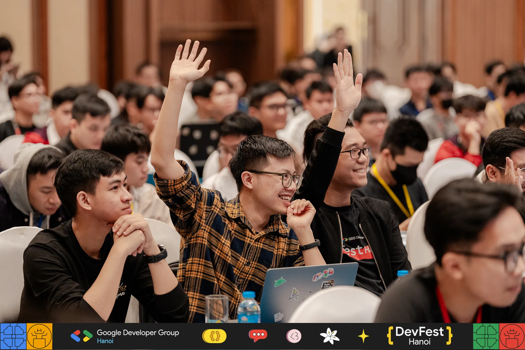 GDG DevFest Hanoi 2025 quy tụ hơn 500 lập trình viên thảo luận về tương lai AI