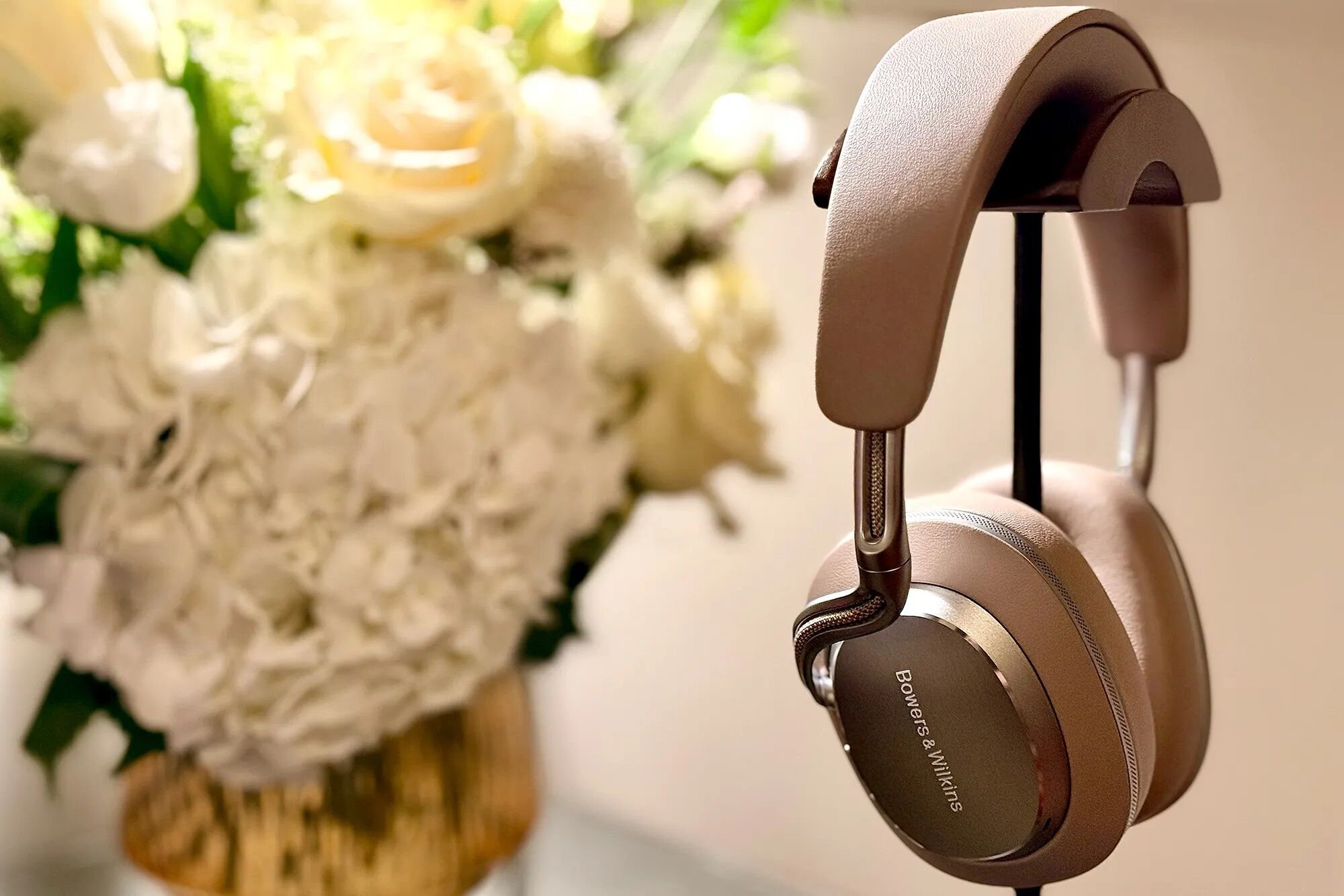 Bowers & Wilkins Px8 S2: tai nghe cao cấp từ Anh ra mắt tại Việt Nam Bowers & Wilkins Px8 S2 - tai nghe cao cấp từ Anh Quốc chính thức ra mắt tại Việt Nam