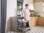 Huy Trần chăm sóc tổ ấm bằng thiết bị thông minh Bosch