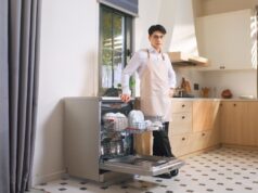 Huy Trần chăm sóc tổ ấm bằng thiết bị thông minh Bosch