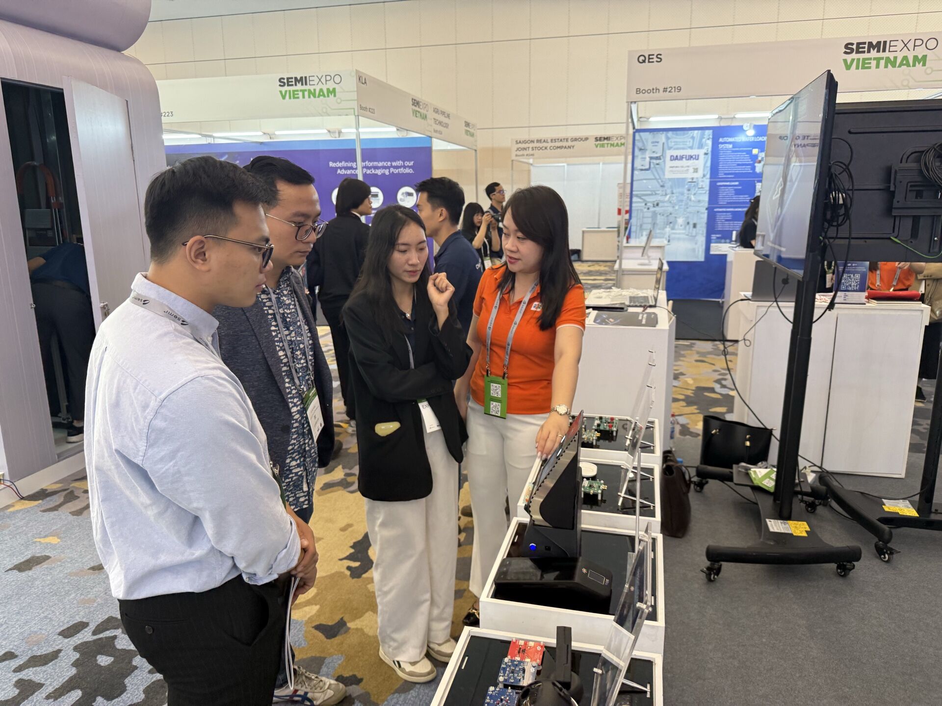 FPT được trao giải thưởng Doanh nghiệp Bán dẫn xuất sắc Việt Nam - Vietnam Semiconductor Distinguished Industry Award 2025