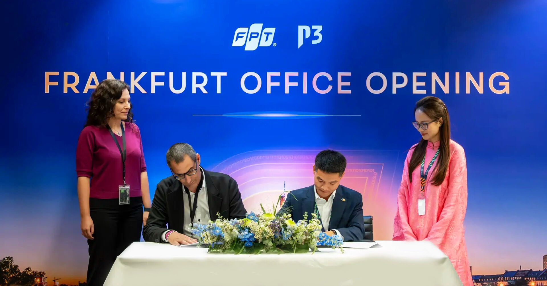 FPT và EmbedIT thiết lập quan hệ đối tác chiến lược, thúc đẩy chuyển đổi số trong lĩnh vực dịch vụ tài chính FPT và EmbedIT thiết lập quan hệ đối tác chiến lược, thúc đẩy chuyển đổi số trong lĩnh vực dịch vụ tài chính