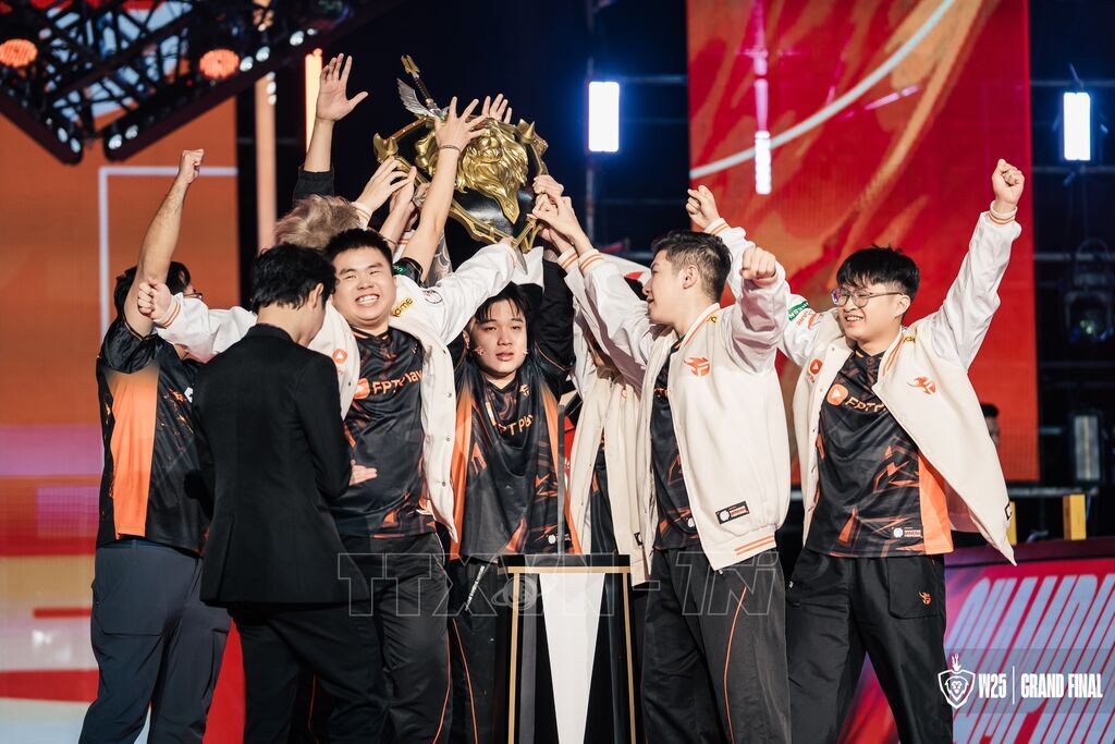 Chiến thắng vang dội của FPT x Flash tại ĐTDV Mùa Đông 2025 Chiến thắng vang dội của FPT x Flash tại ĐTDV Mùa Đông 2025