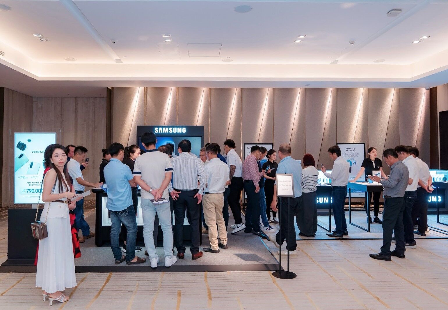 Hai Sáu Sáu bắt tay cùng Samsung mở rộng danh mục điện thoại trong kênh điện máy, thúc đẩy chiến lược bán hàng “One Samsung” tại Việt Nam