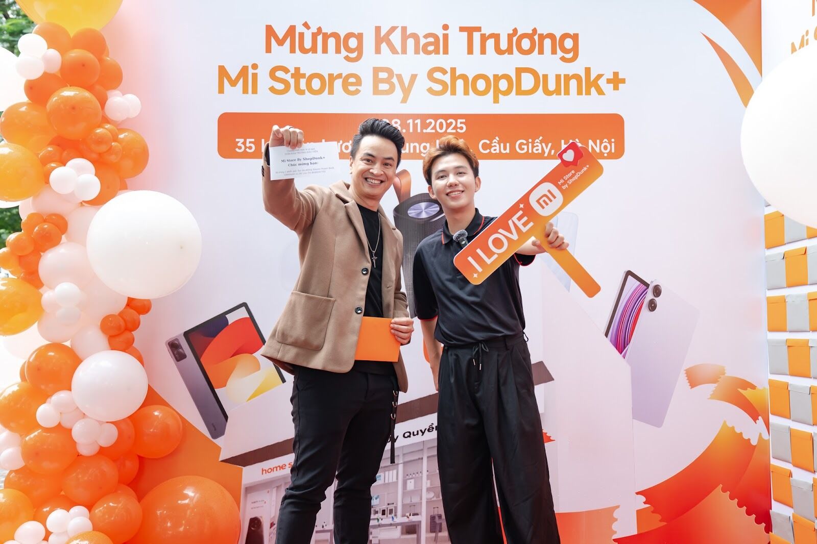 Mi Store by ShopDunk+ lần đầu ra mắt tại Hà Nội