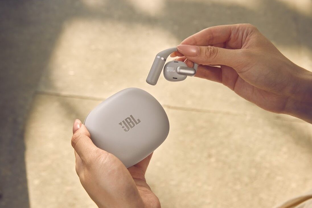 JBL ra mắt tai nghe tái định nghĩa trải nghiệm âm thanh mở JBL ra mắt tai nghe mới - Tái định nghĩa trải nghiệm âm thanh mở